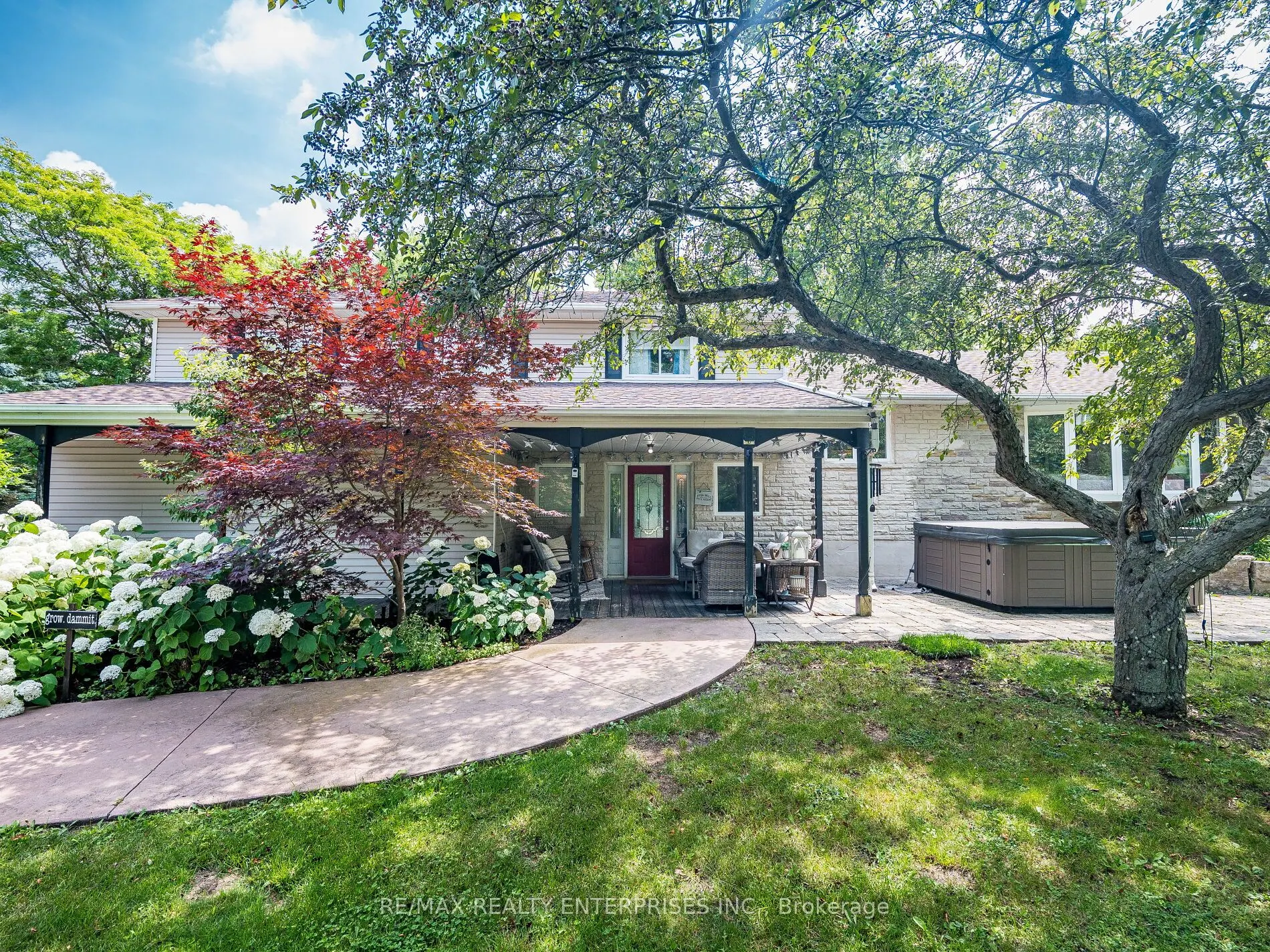 8375 Credit View Road