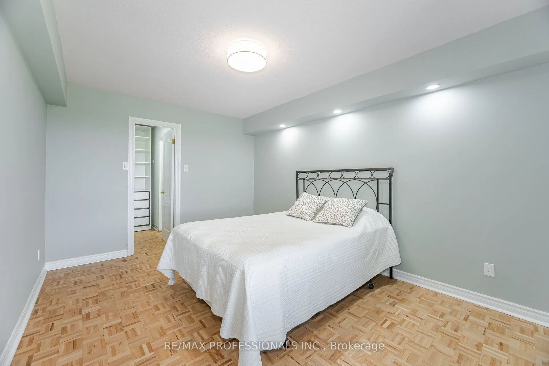 284 Mill Road, #B4