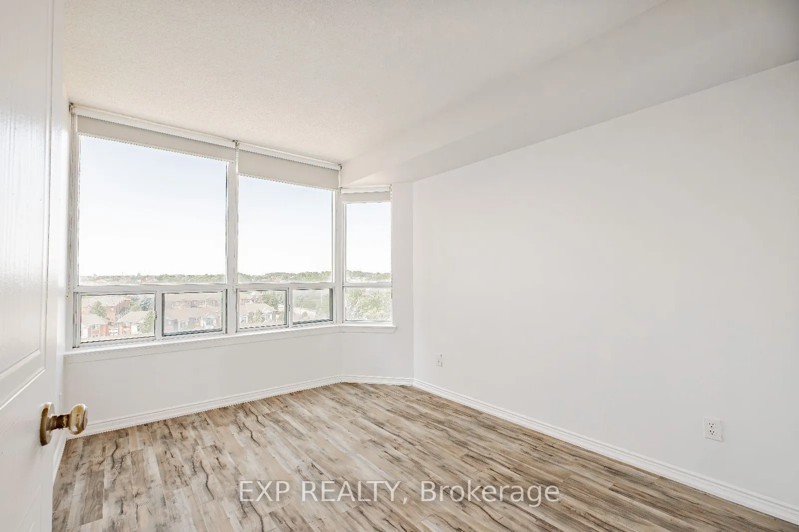 135 Hillcrest Avenue, #805