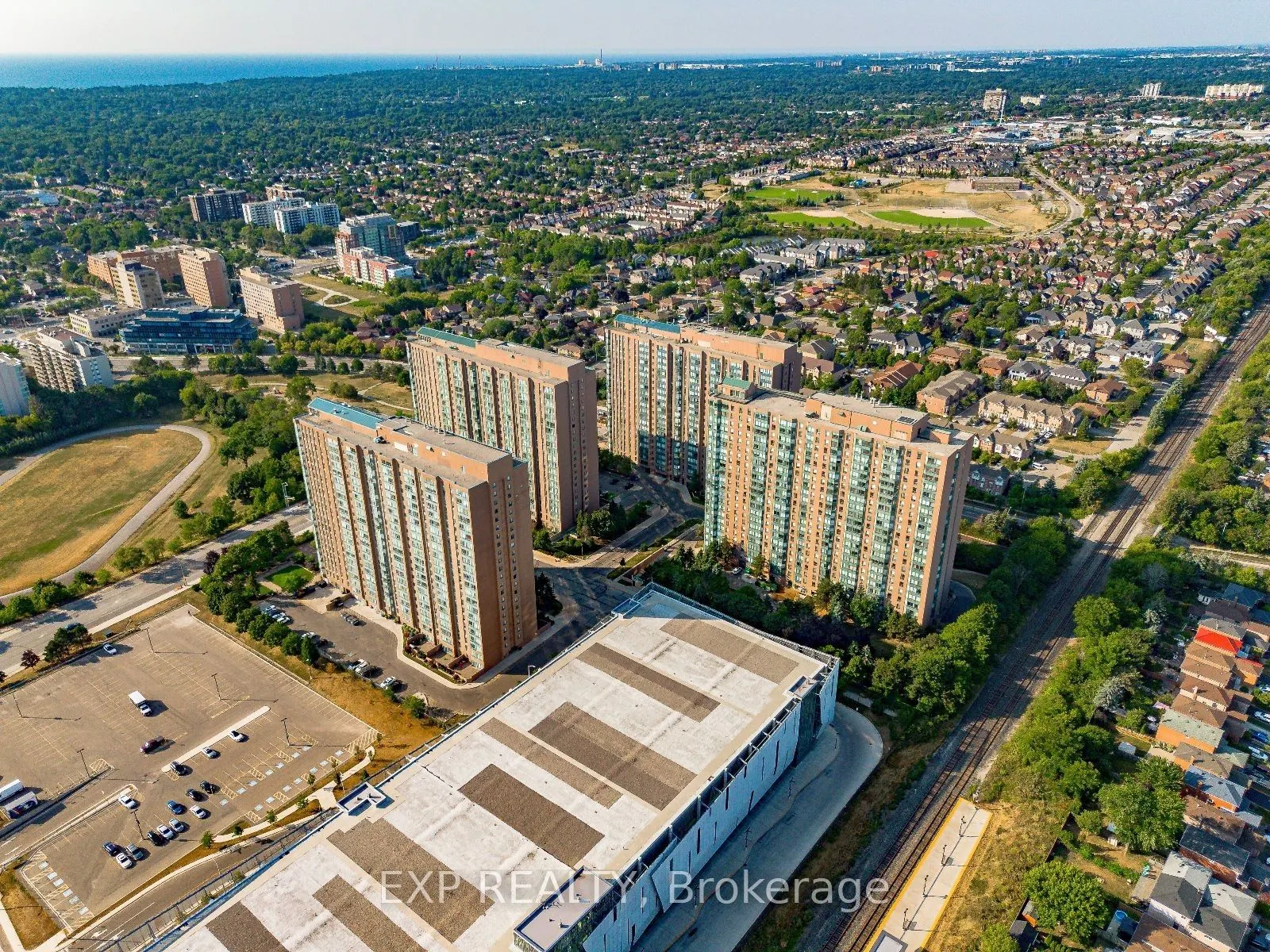 135 Hillcrest Avenue, #805