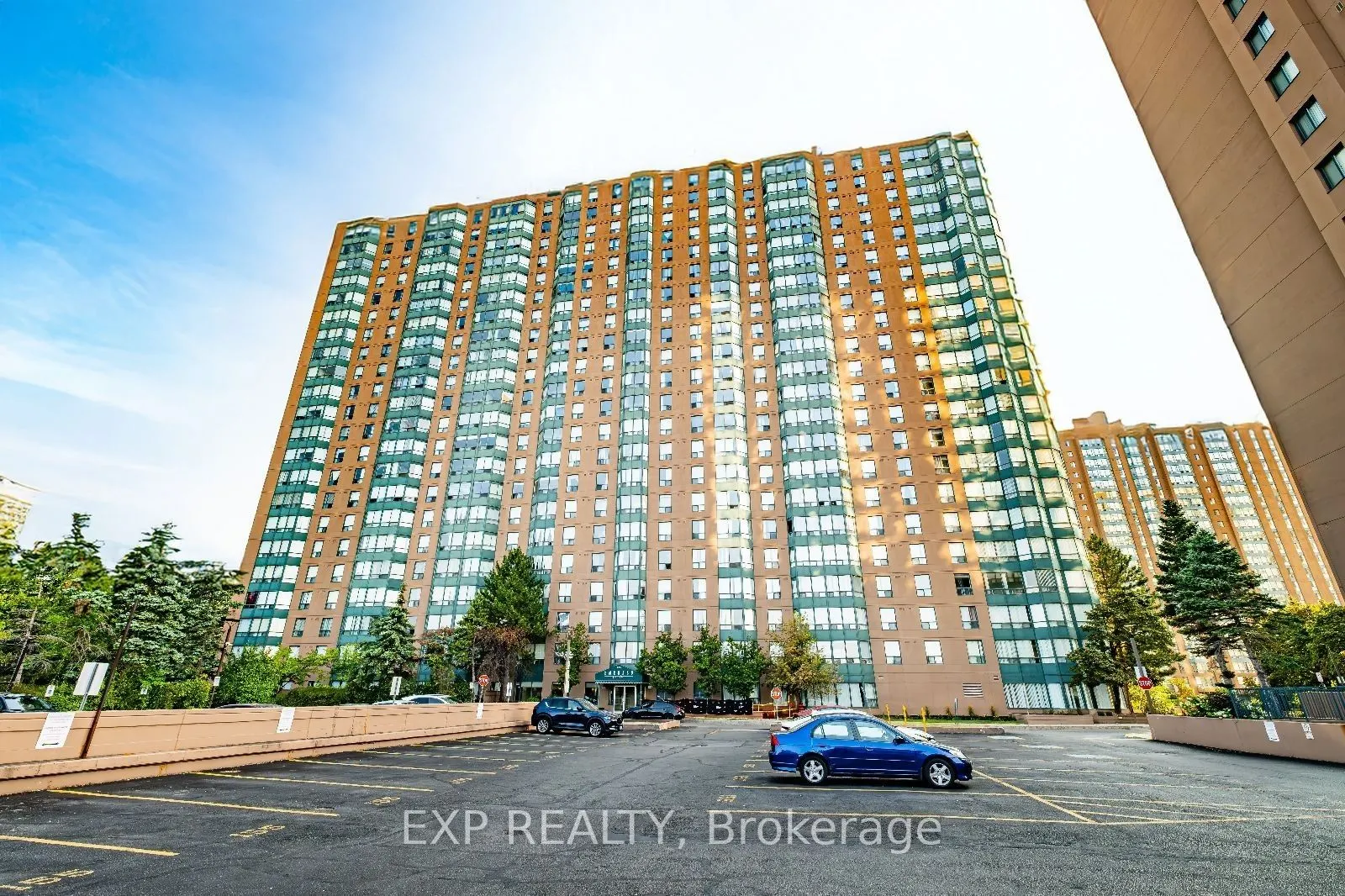 135 Hillcrest Avenue, #805