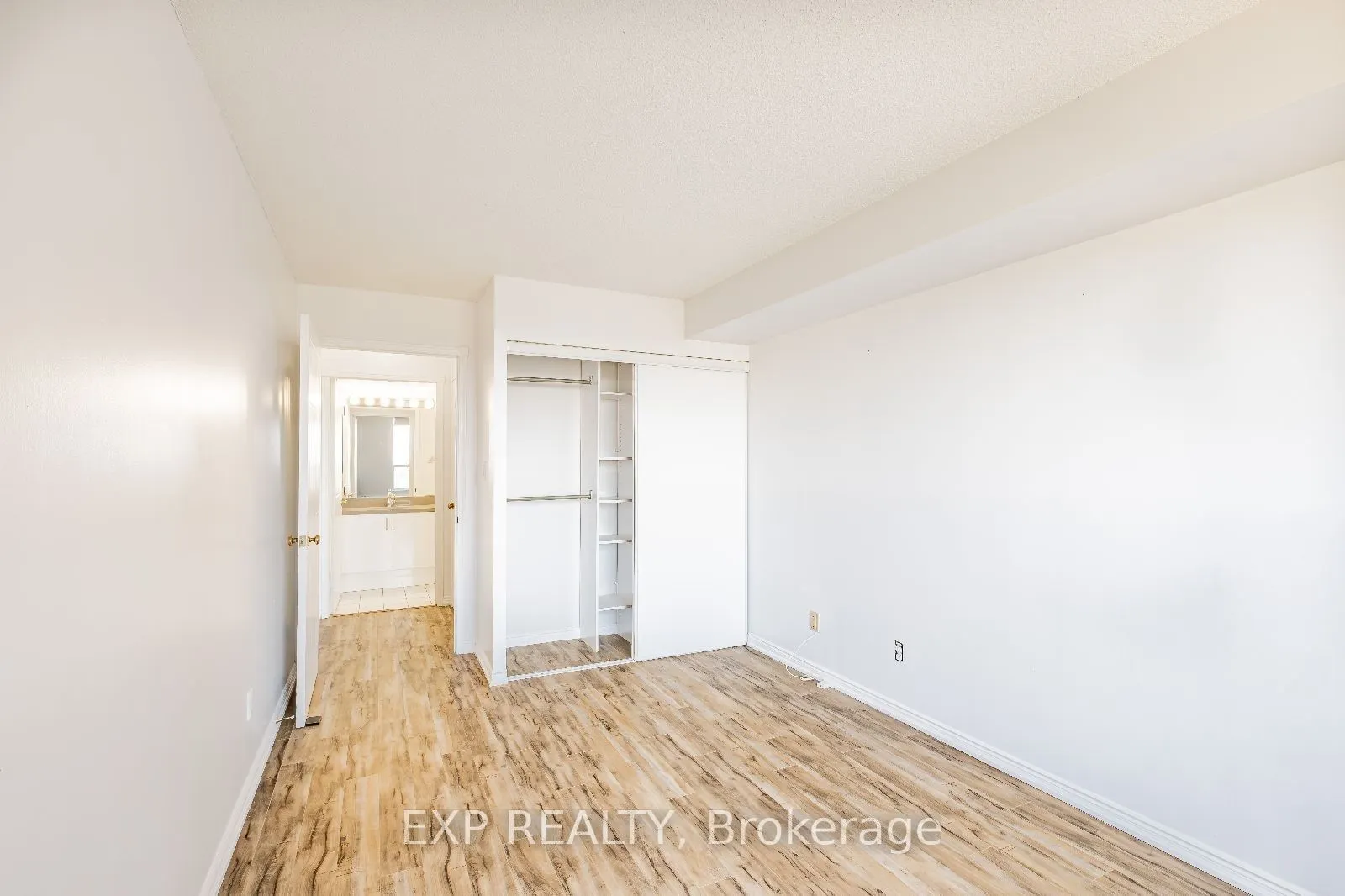 135 Hillcrest Avenue, #805