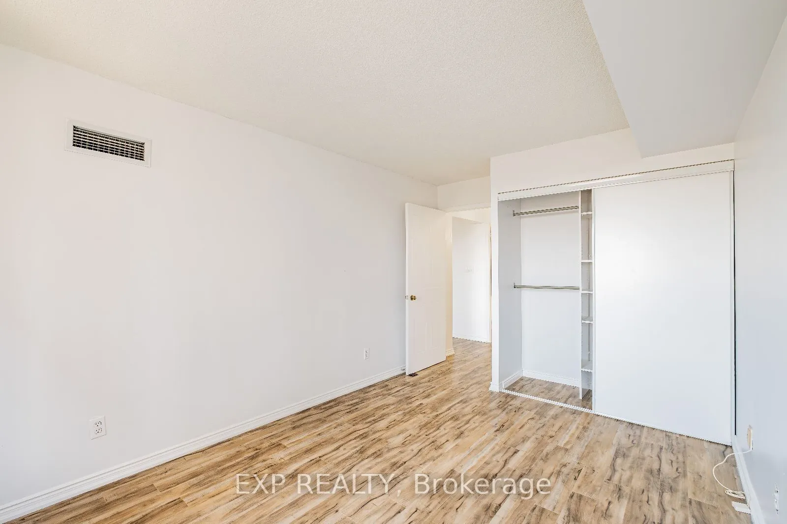 135 Hillcrest Avenue, #805