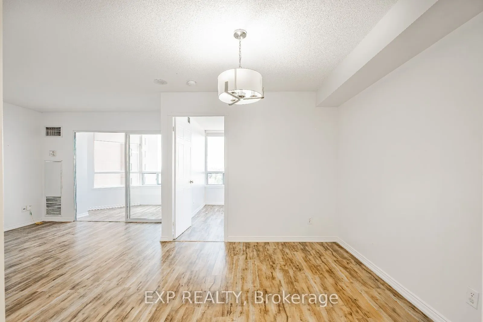135 Hillcrest Avenue, #805
