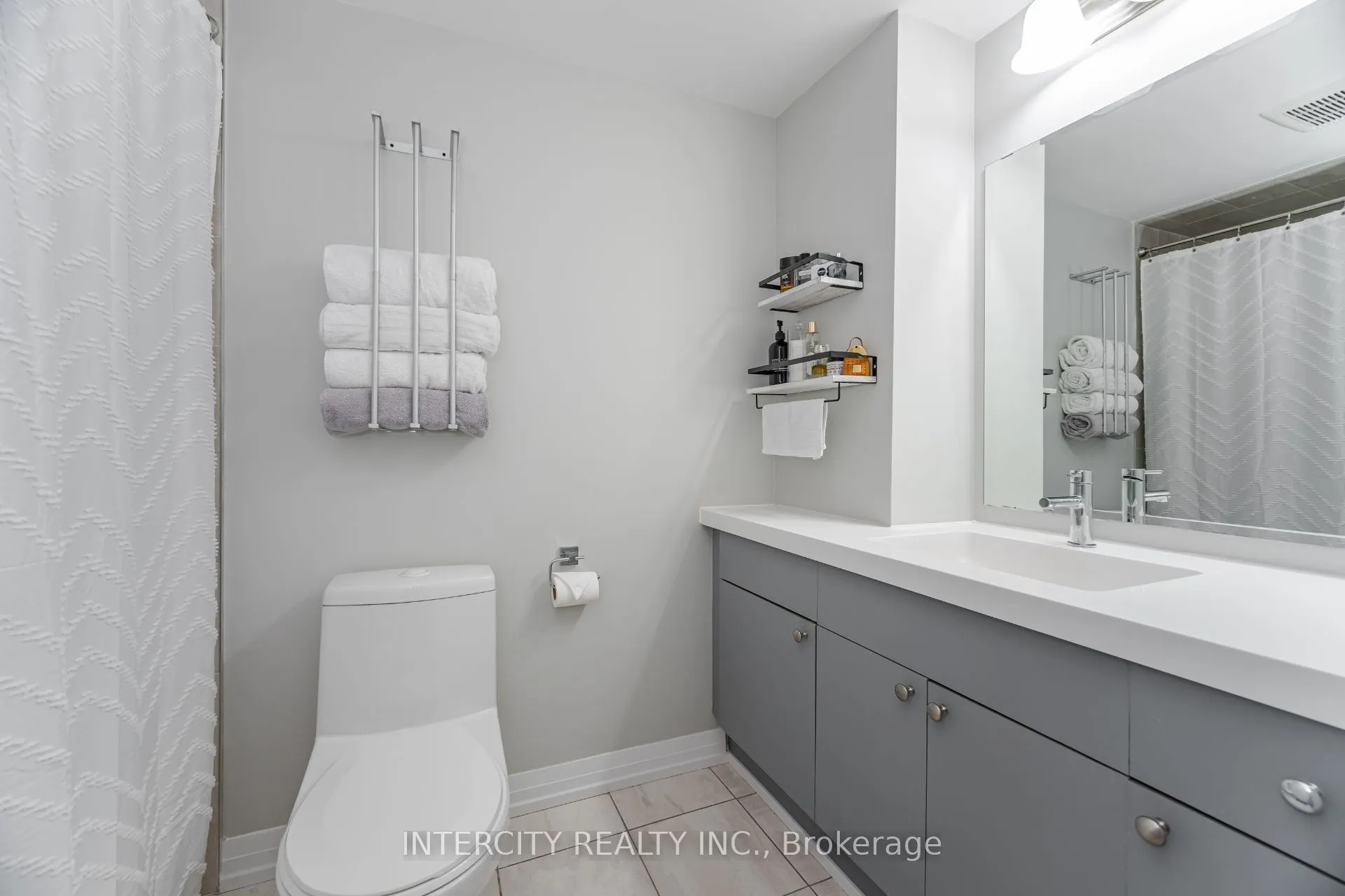 169 William Duncan Road, #3