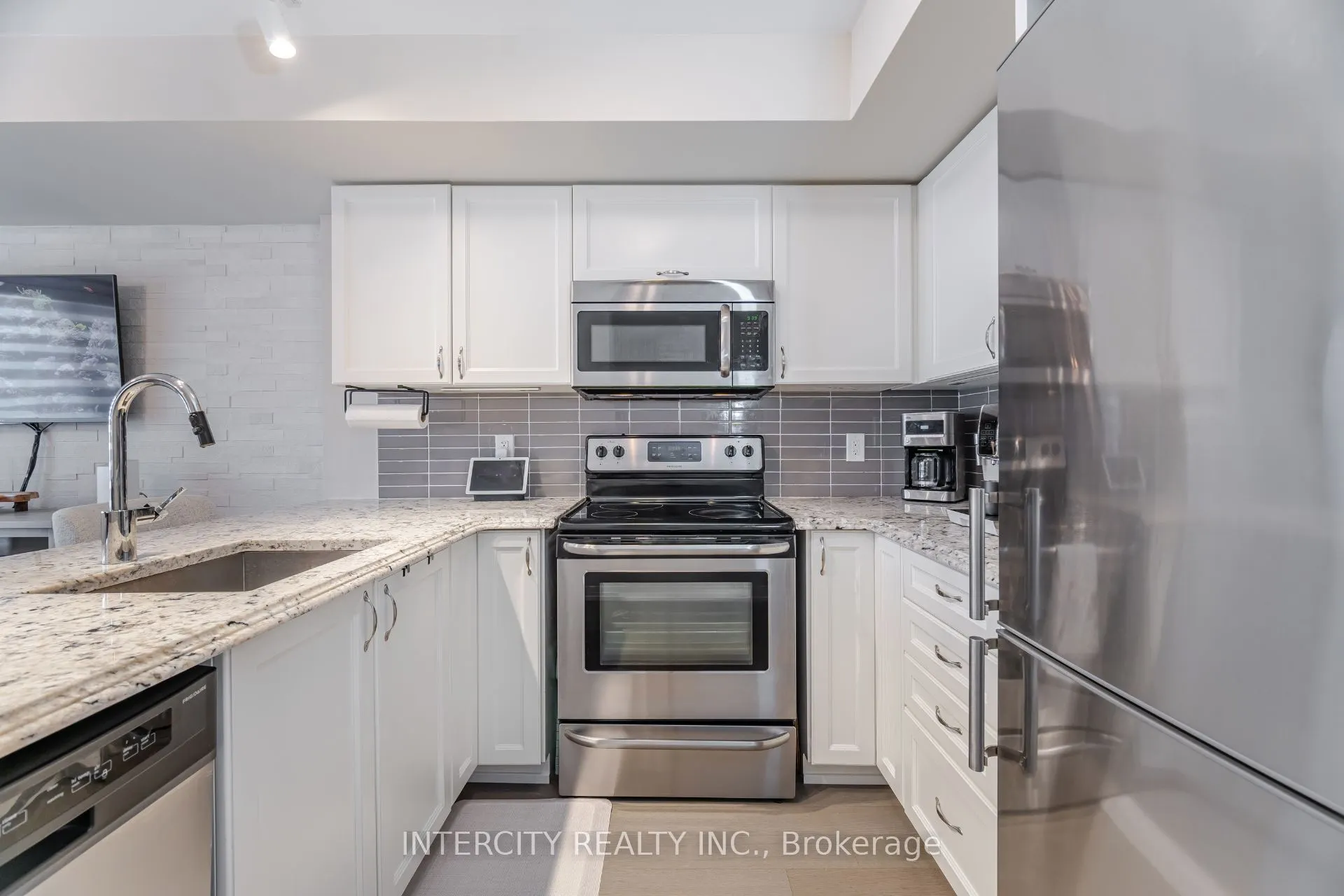 169 William Duncan Road, #3