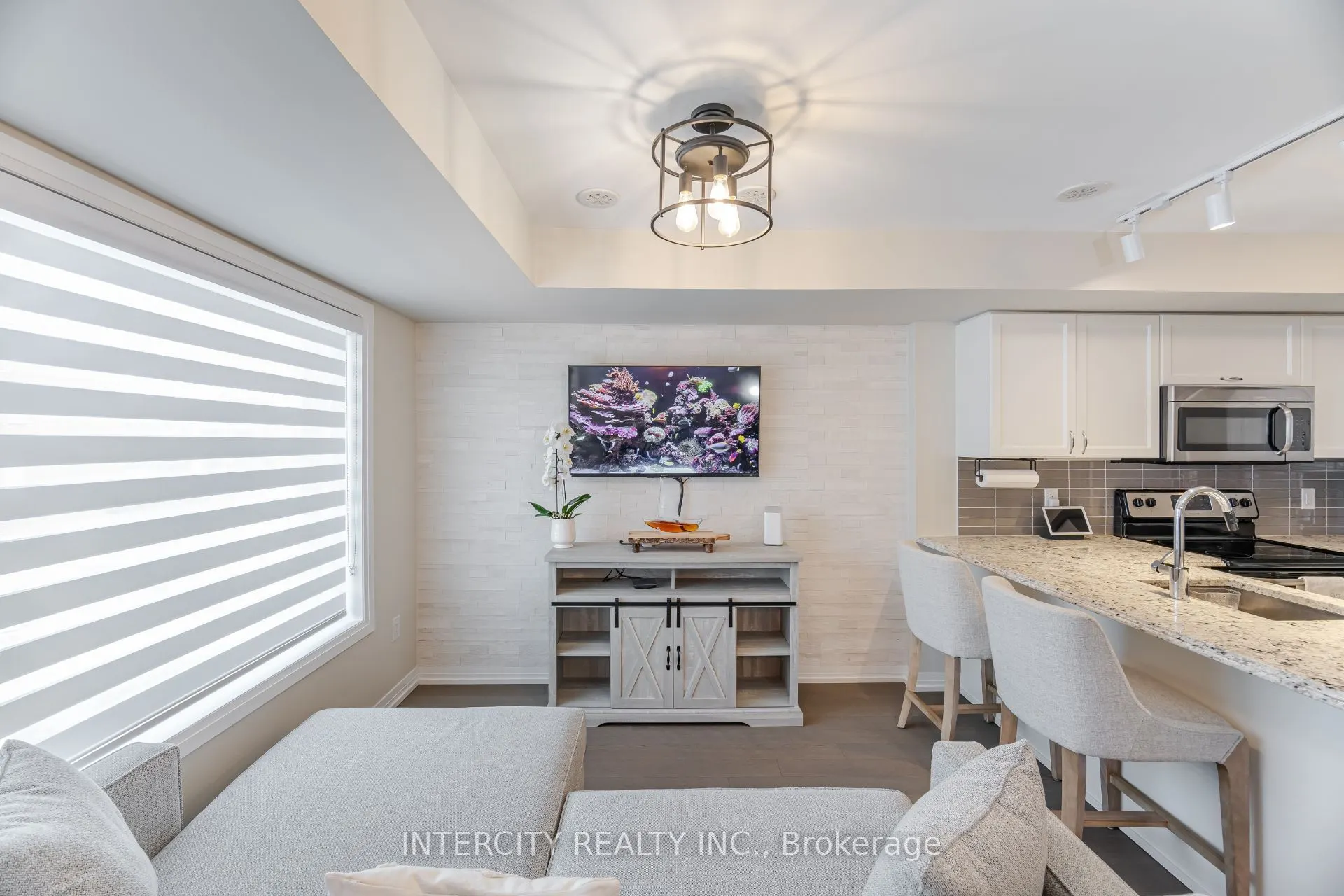 169 William Duncan Road, #3