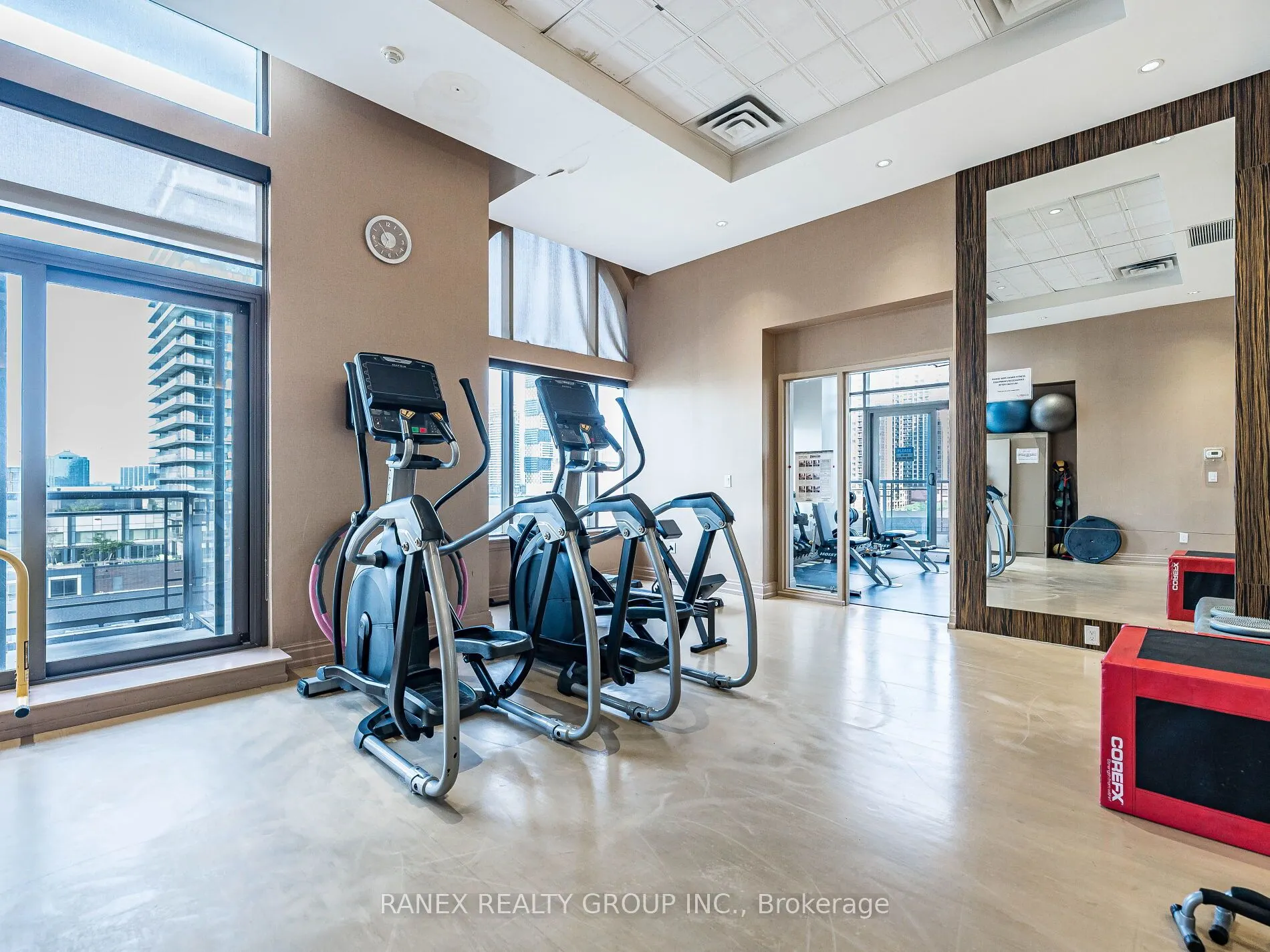 385 Prince Of Wales Drive, #416