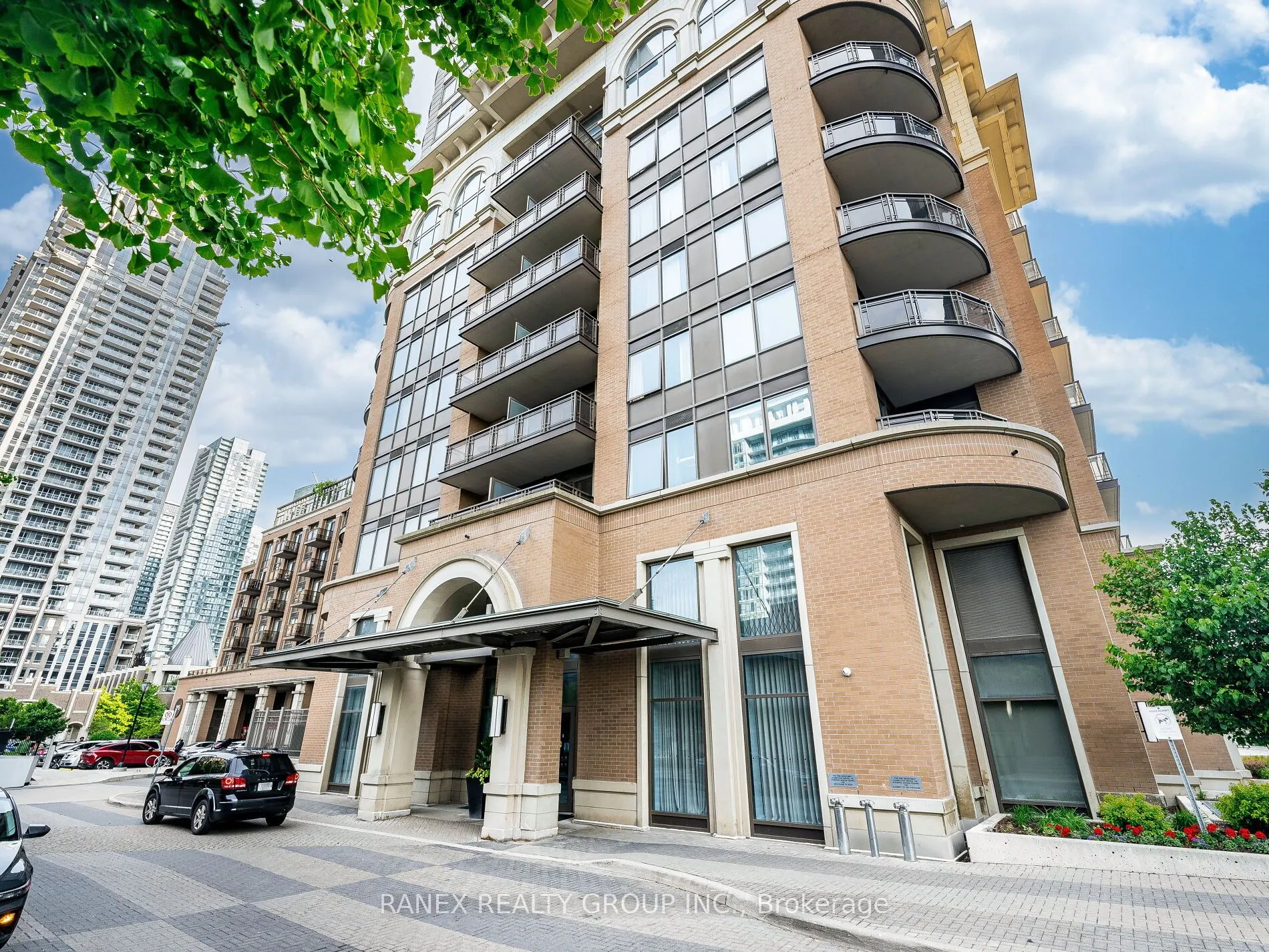 385 Prince Of Wales Drive, #416