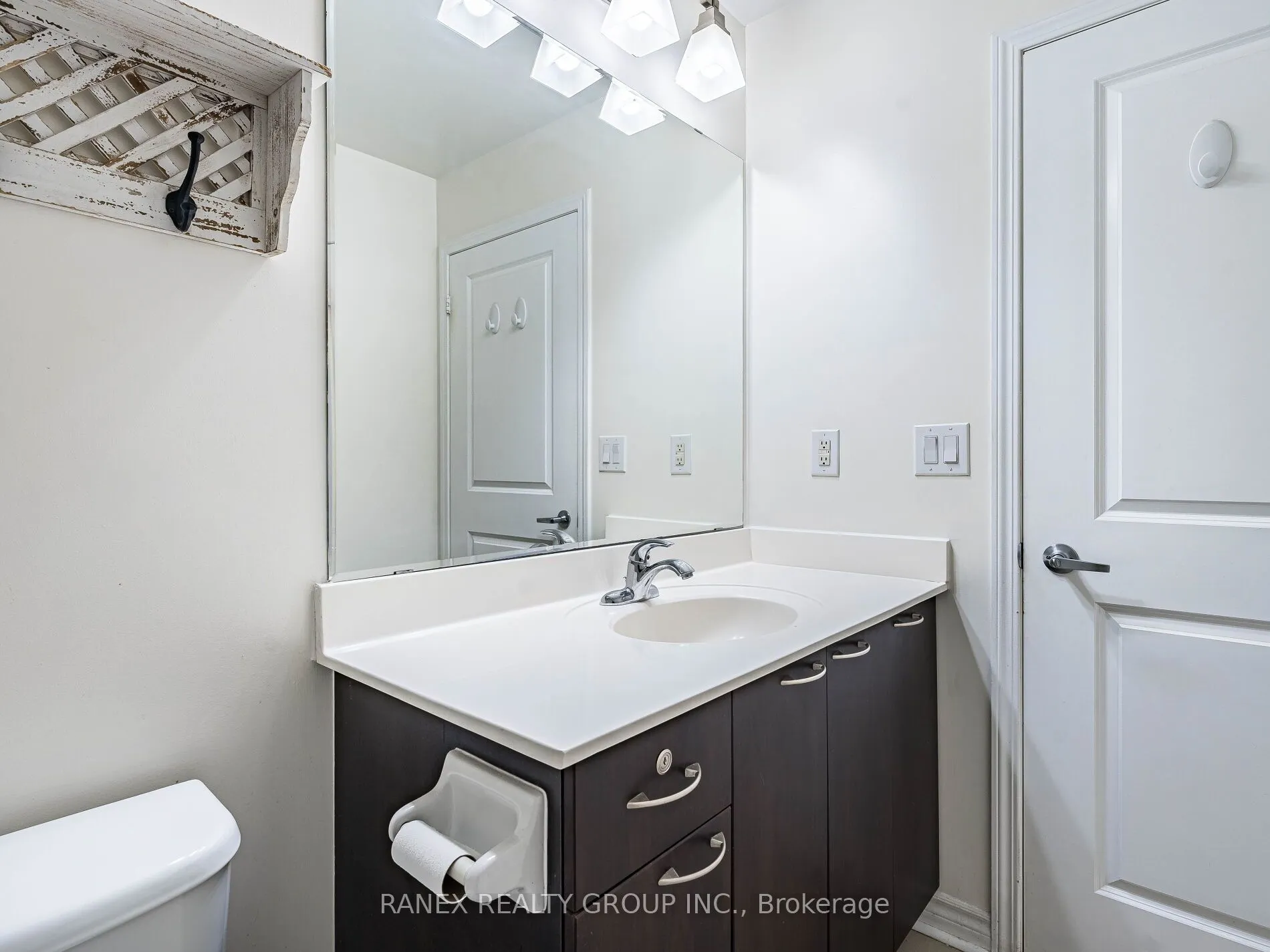 385 Prince Of Wales Drive, #416
