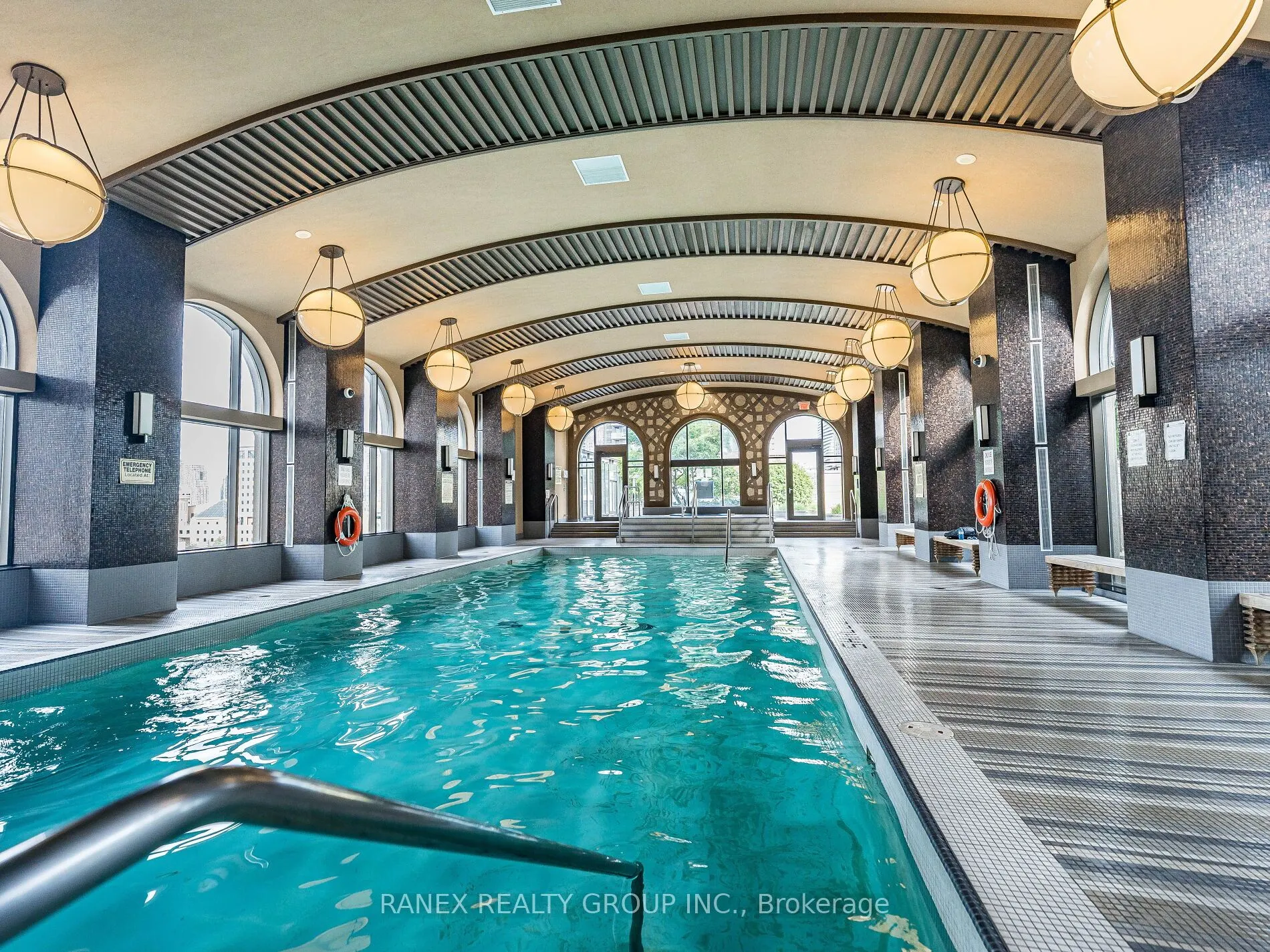 385 Prince Of Wales Drive, #416