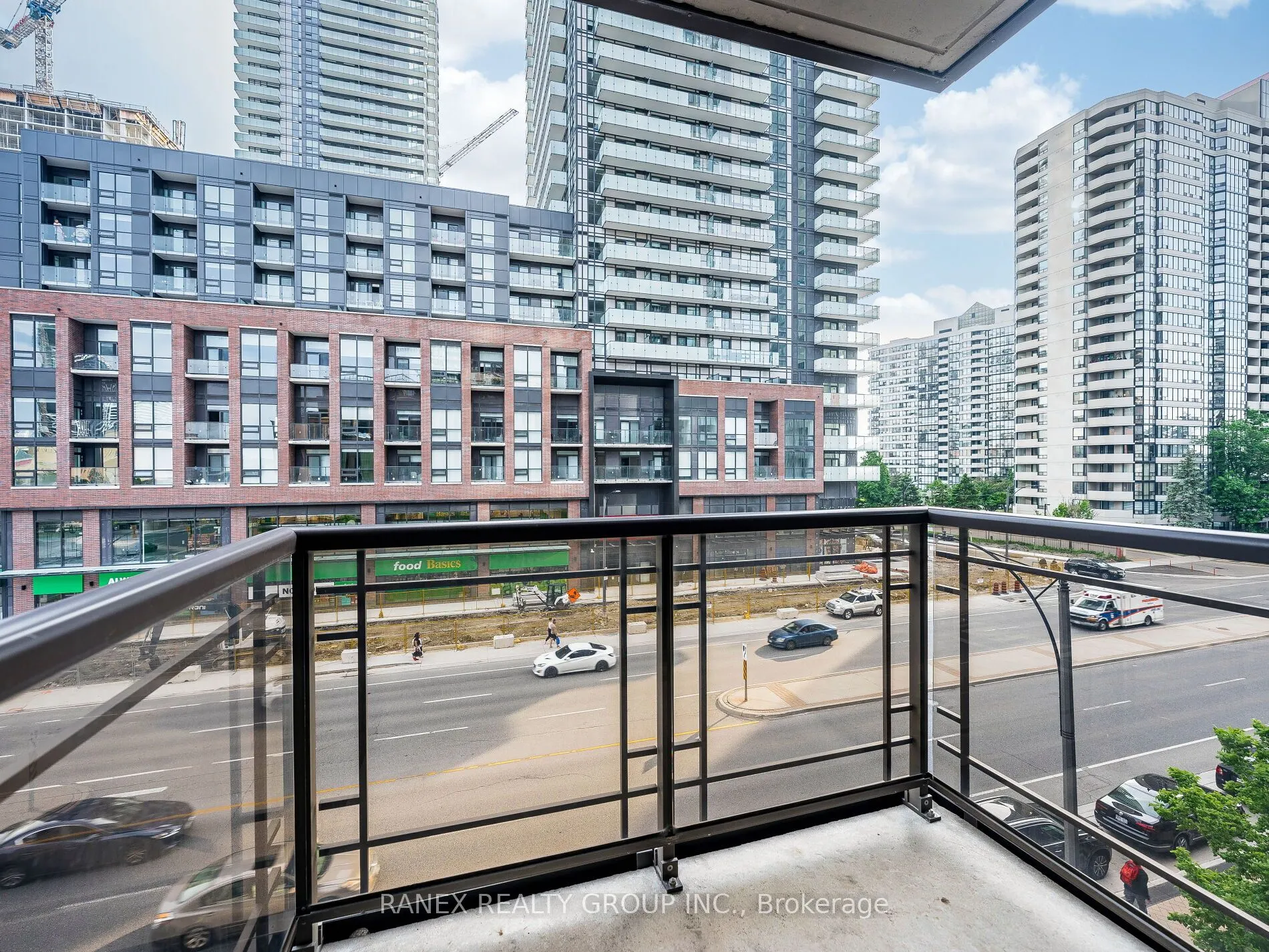 385 Prince Of Wales Drive, #416