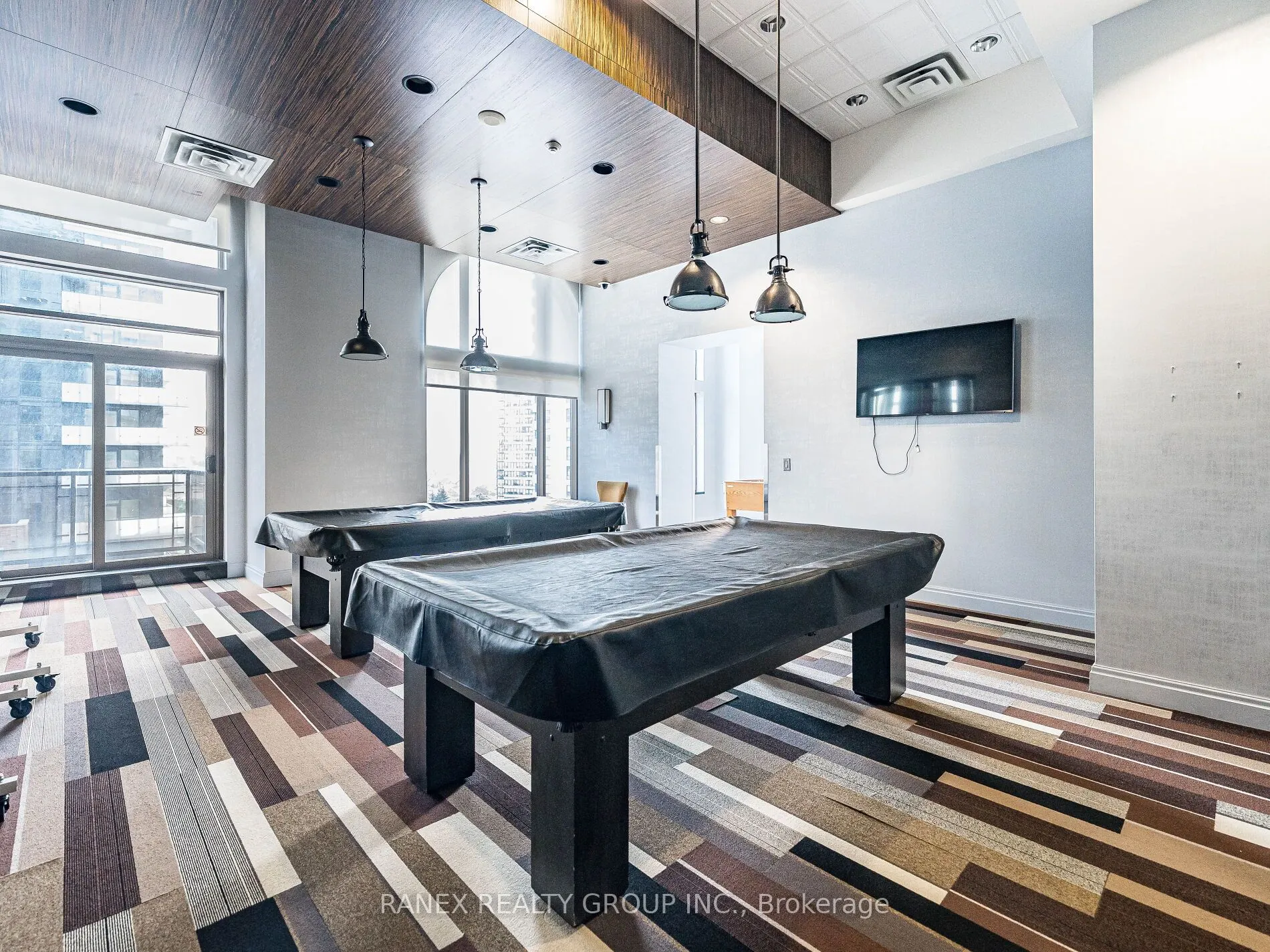 385 Prince Of Wales Drive, #416