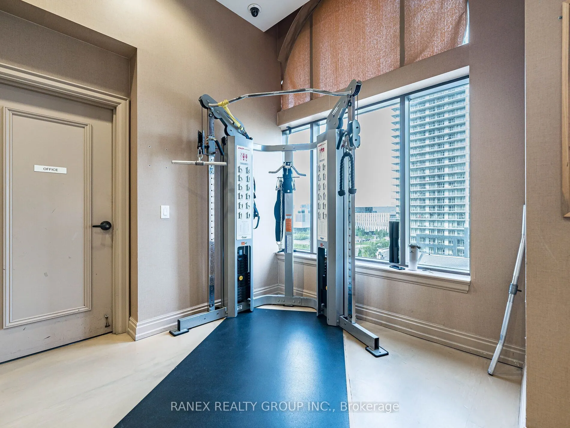 385 Prince Of Wales Drive, #416