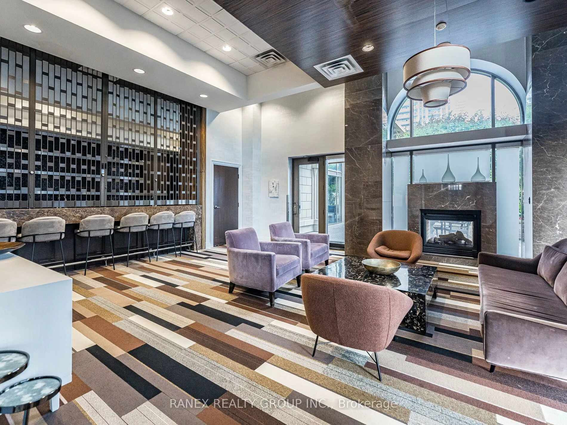 385 Prince Of Wales Drive, #416
