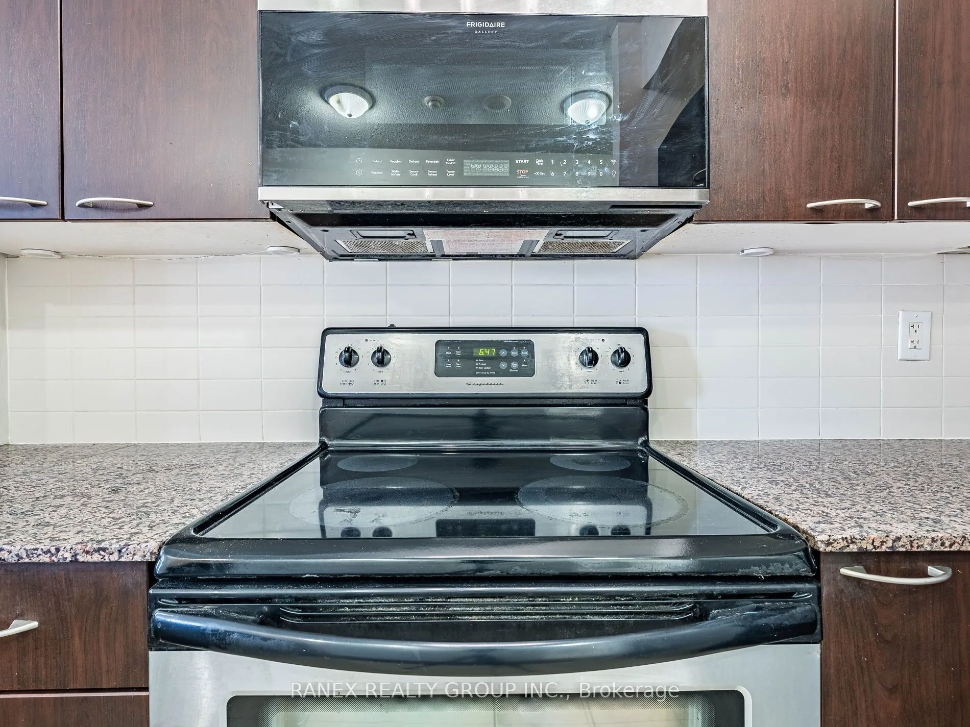 385 Prince Of Wales Drive, #416