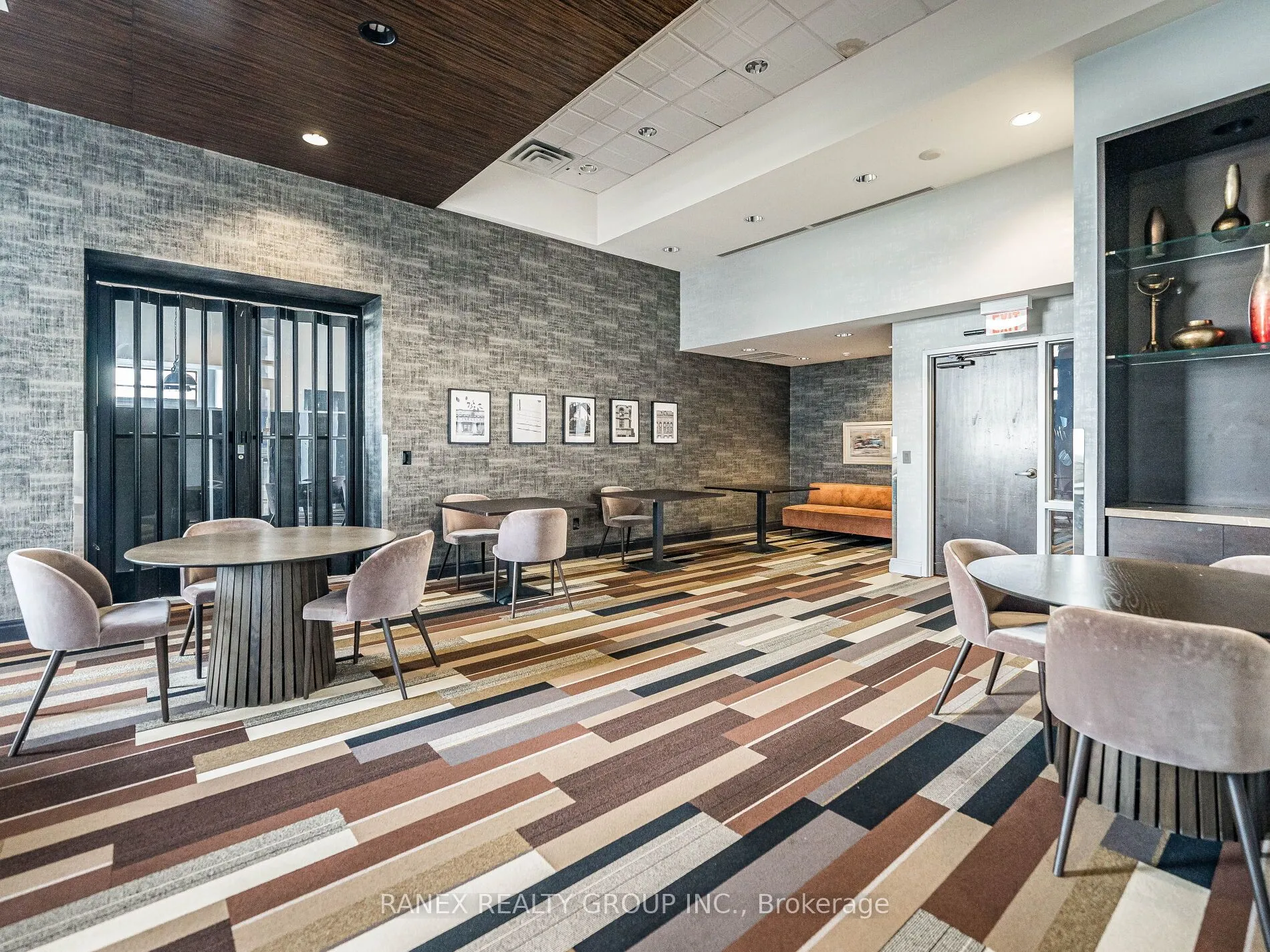 385 Prince Of Wales Drive, #416