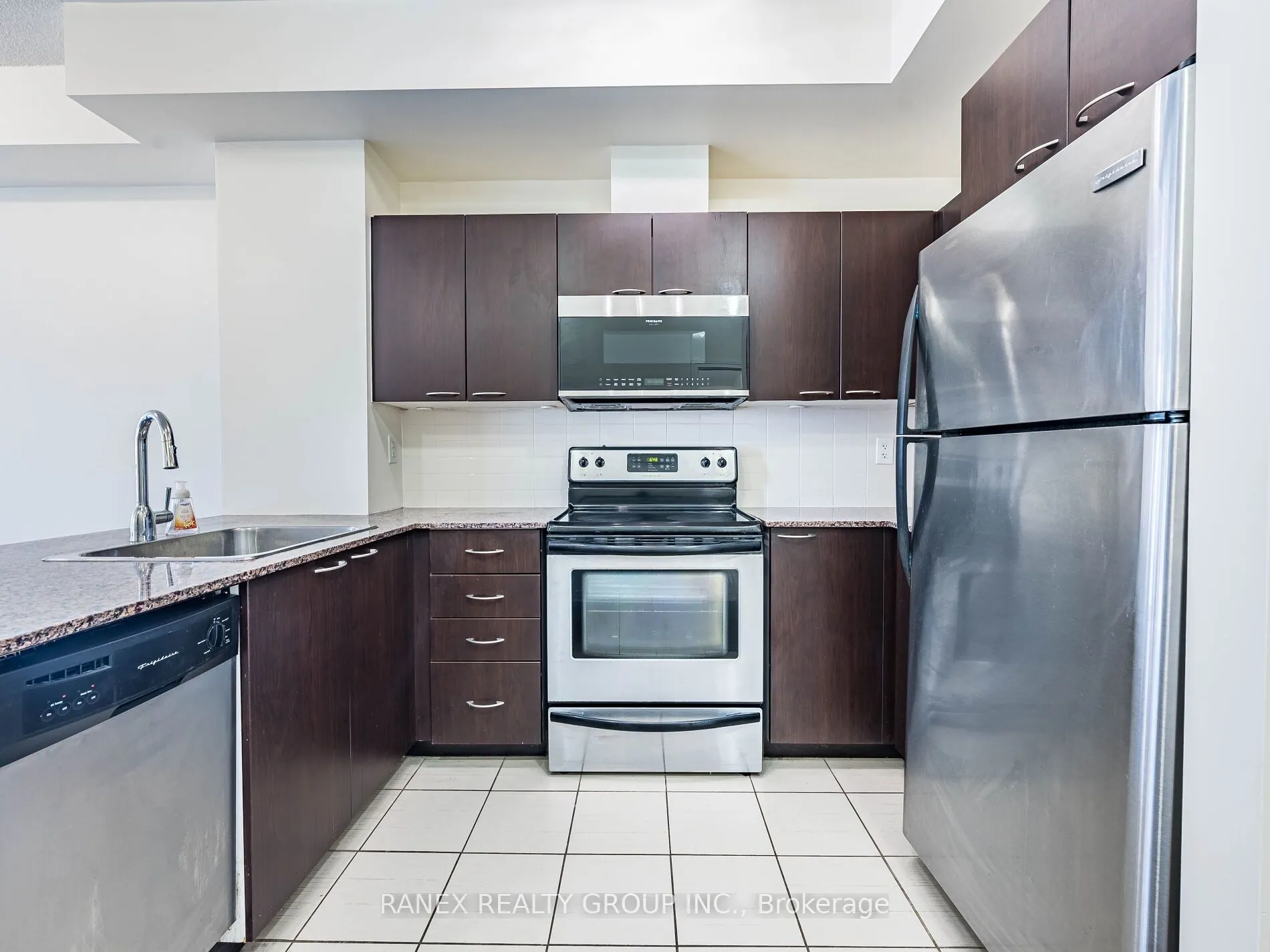 385 Prince Of Wales Drive, #416