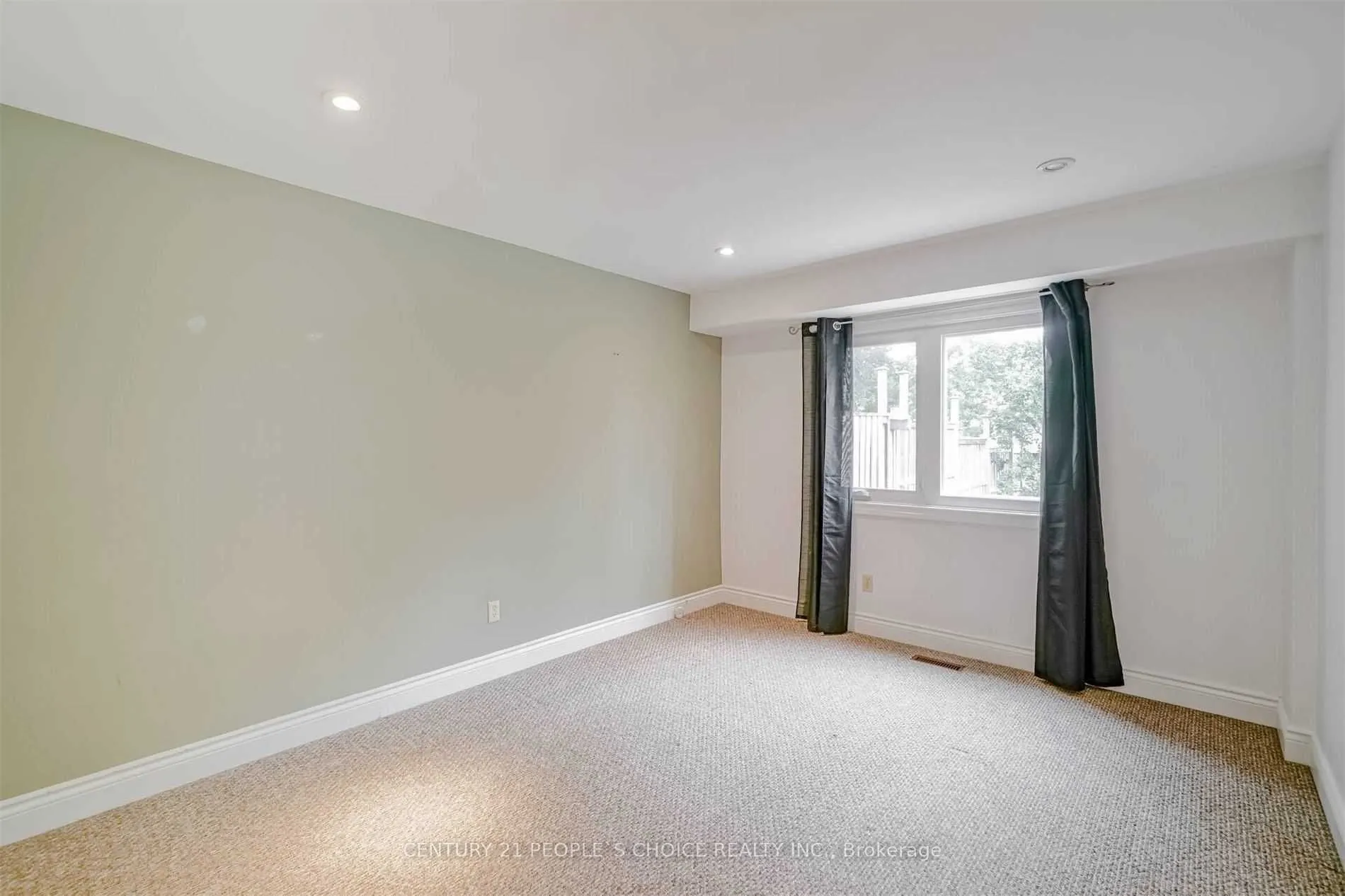58 Camberley Crescent