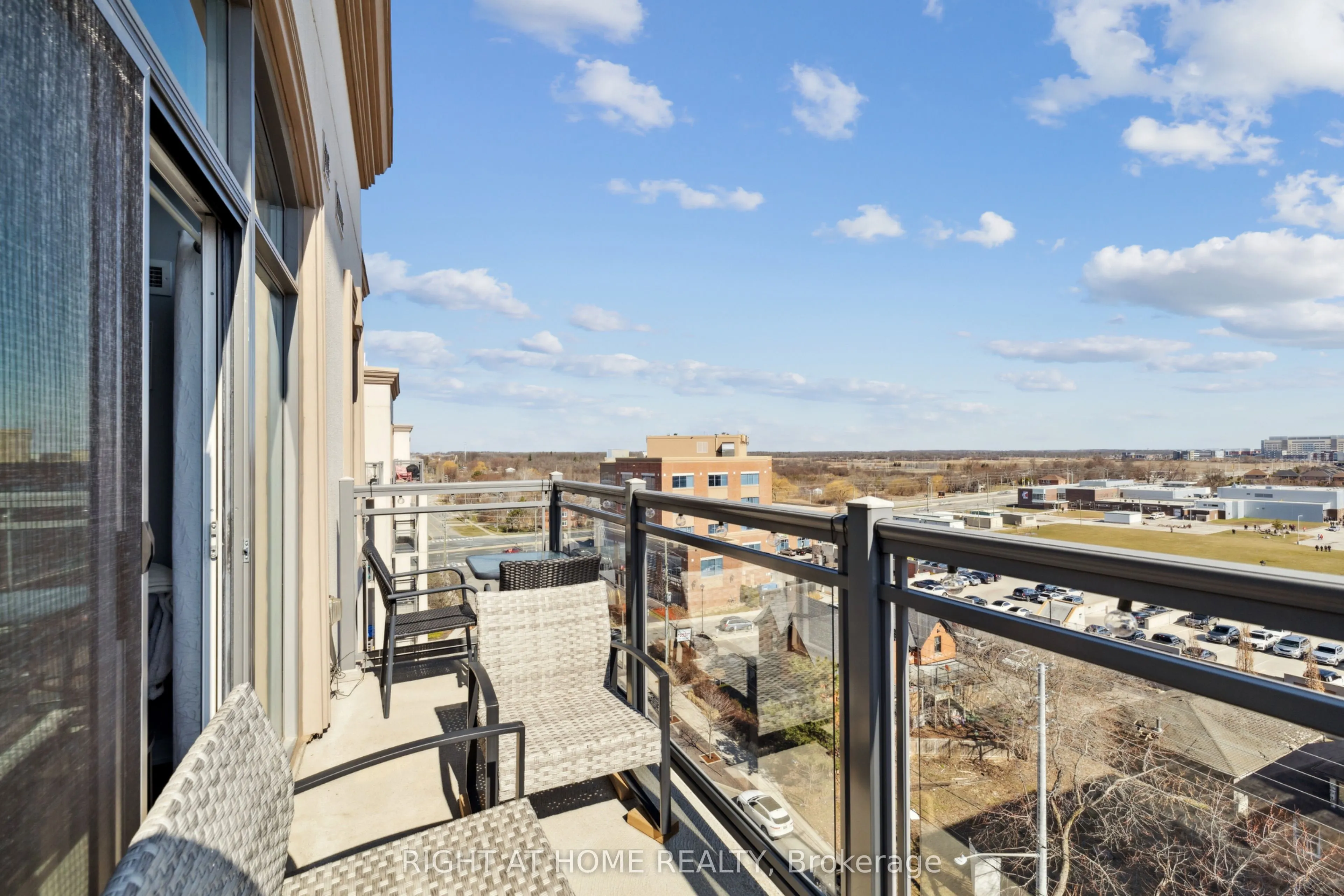 2486 Old Bronte Road, #815