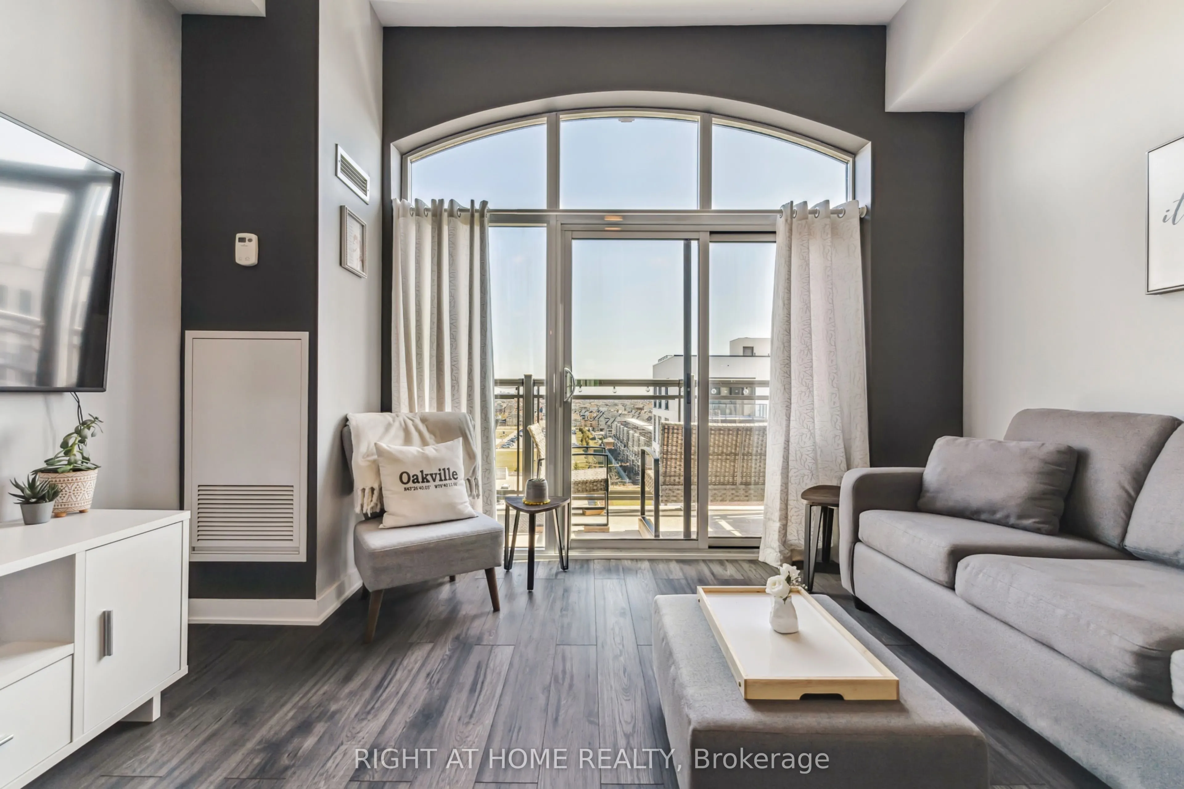 2486 Old Bronte Road, #815
