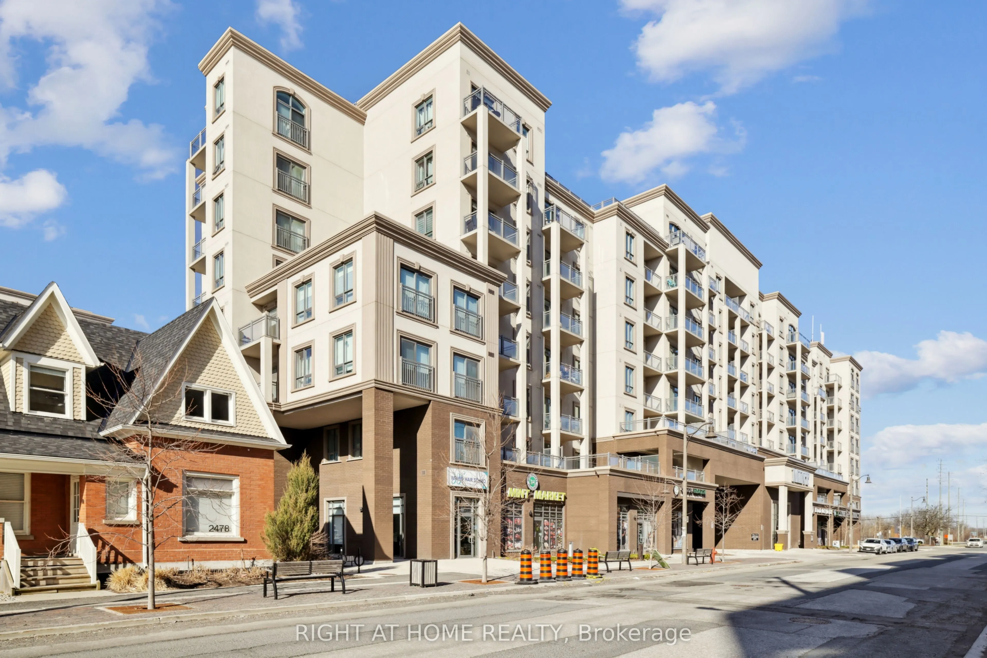 2486 Old Bronte Road, #815