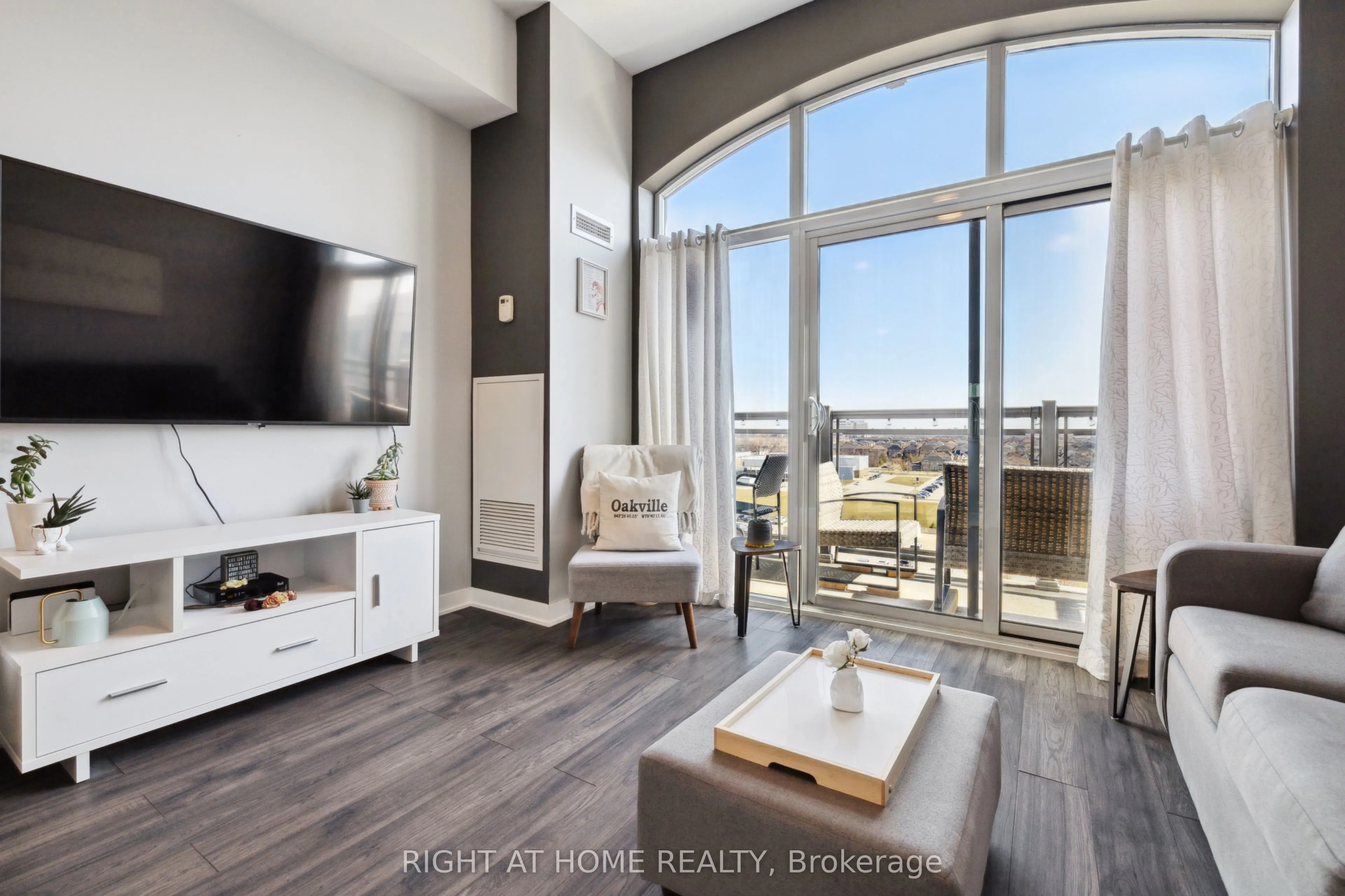 2486 Old Bronte Road, #815