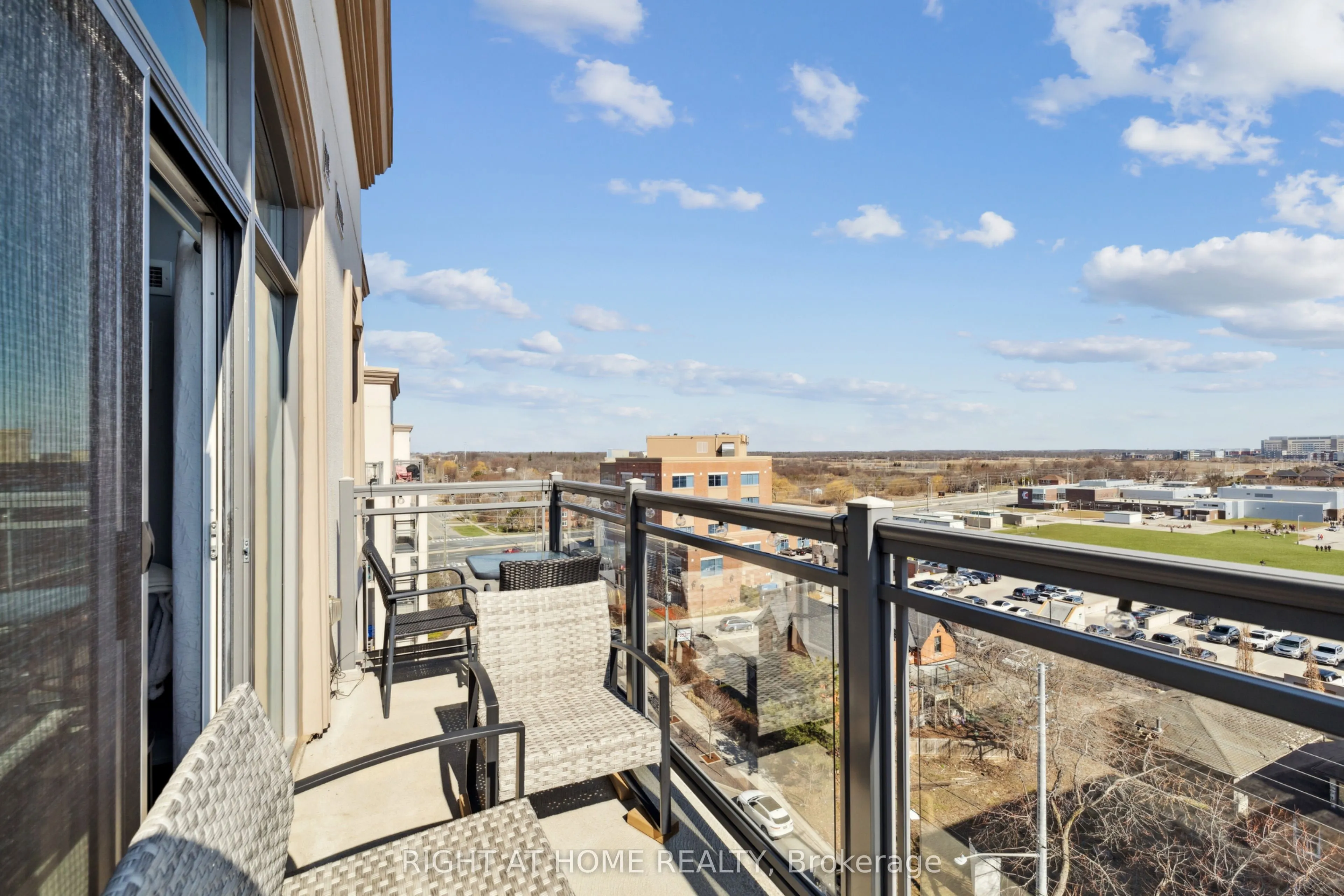 2486 Old Bronte Road, #815