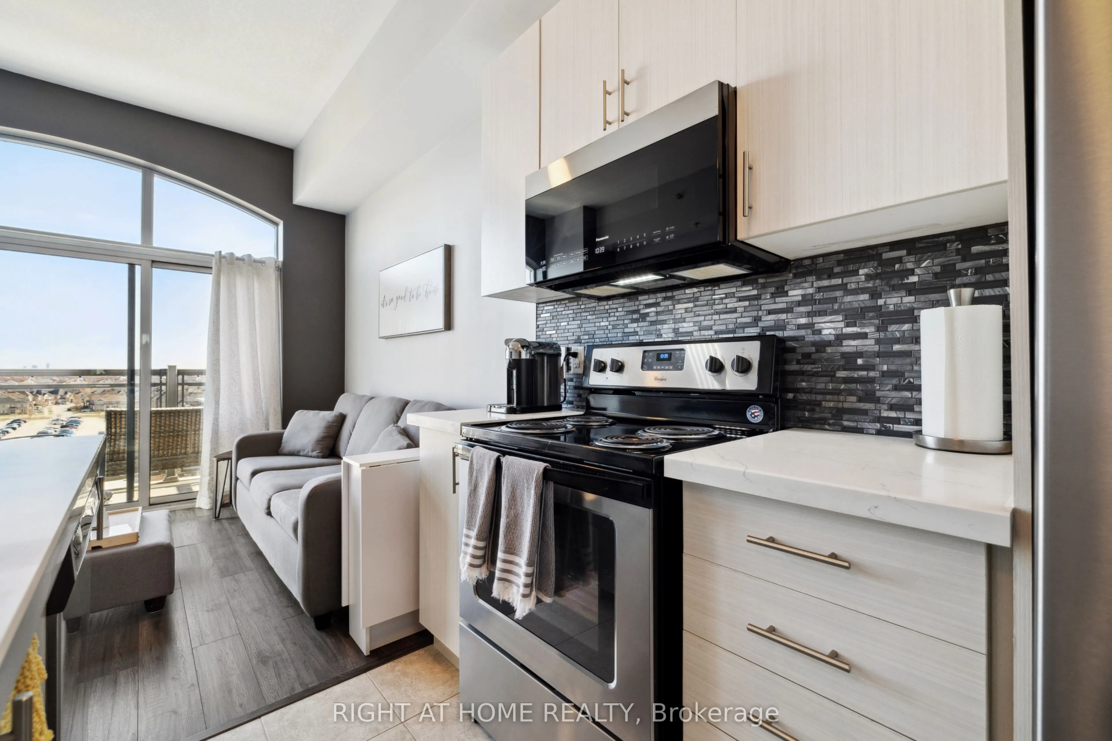 2486 Old Bronte Road, #815
