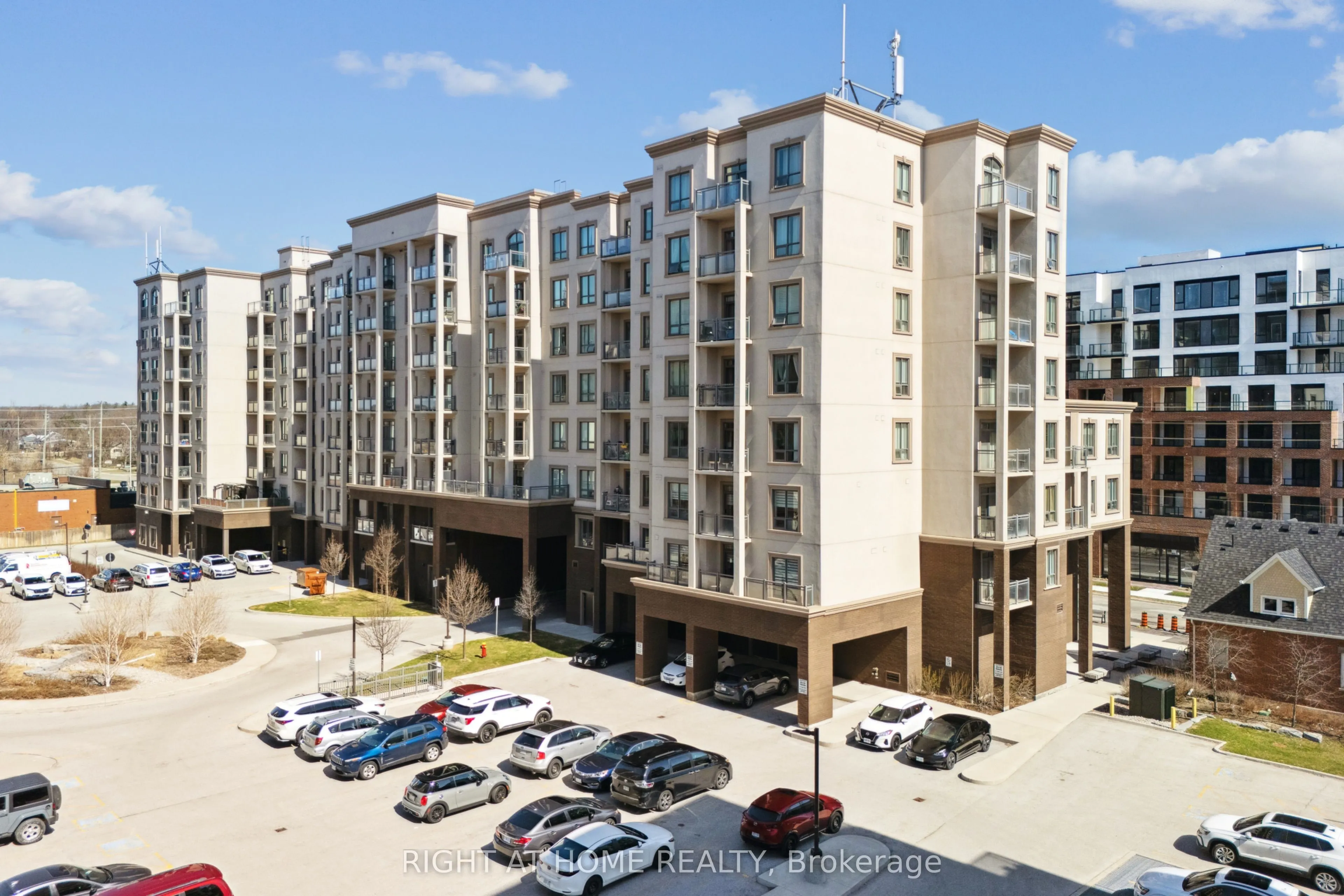 2486 Old Bronte Road, #815