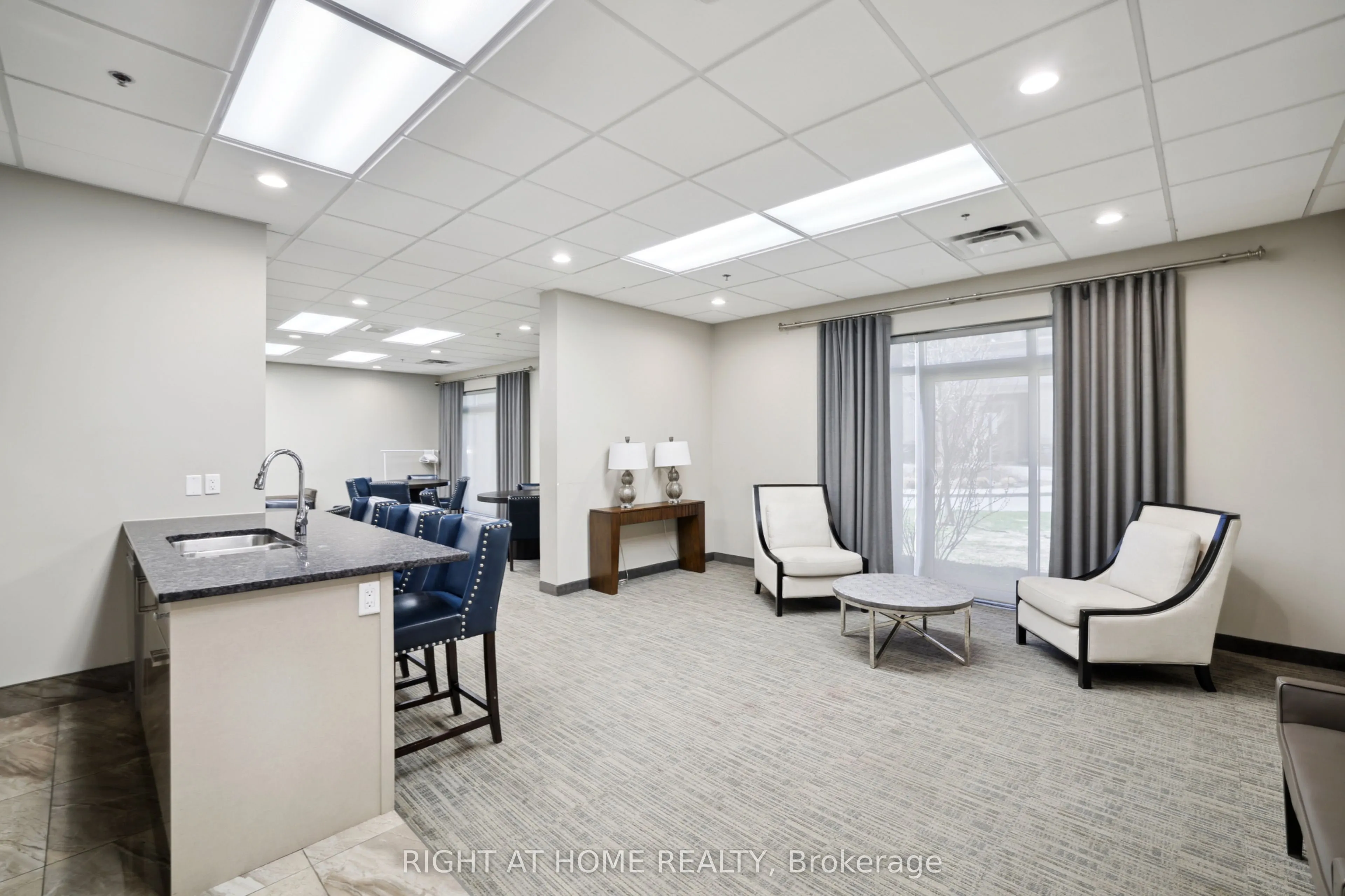2486 Old Bronte Road, #815