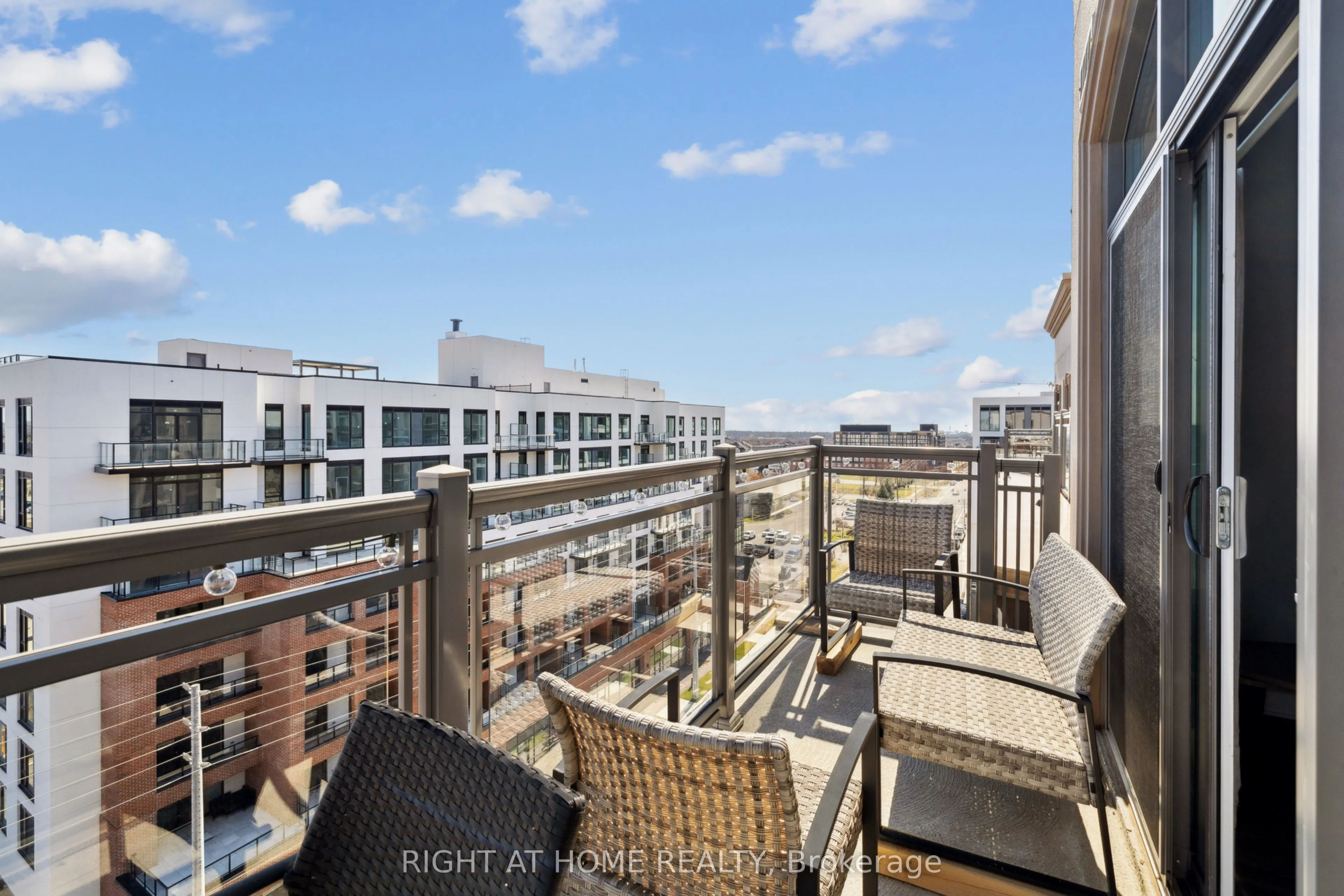 2486 Old Bronte Road, #815