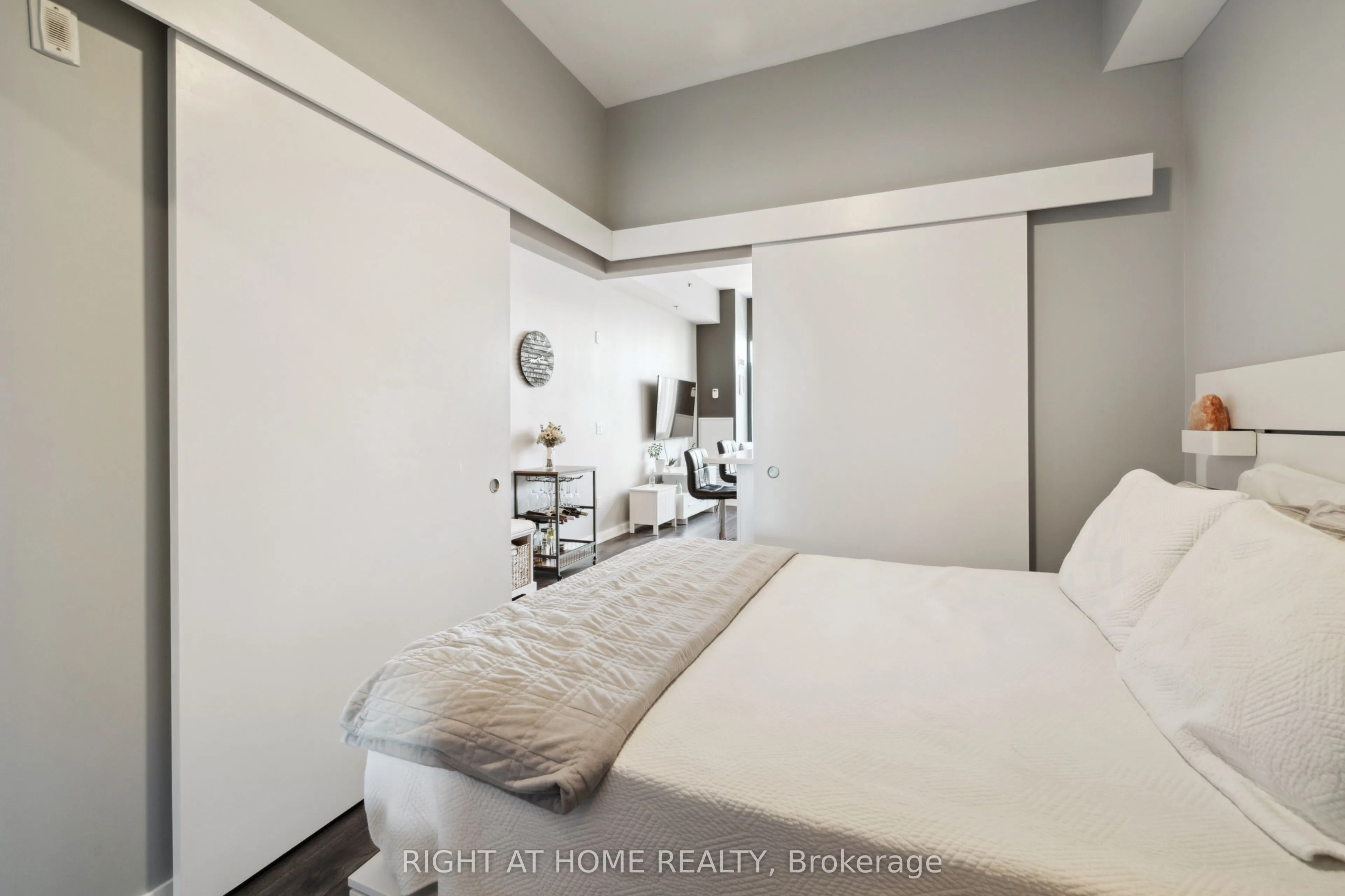 2486 Old Bronte Road, #815