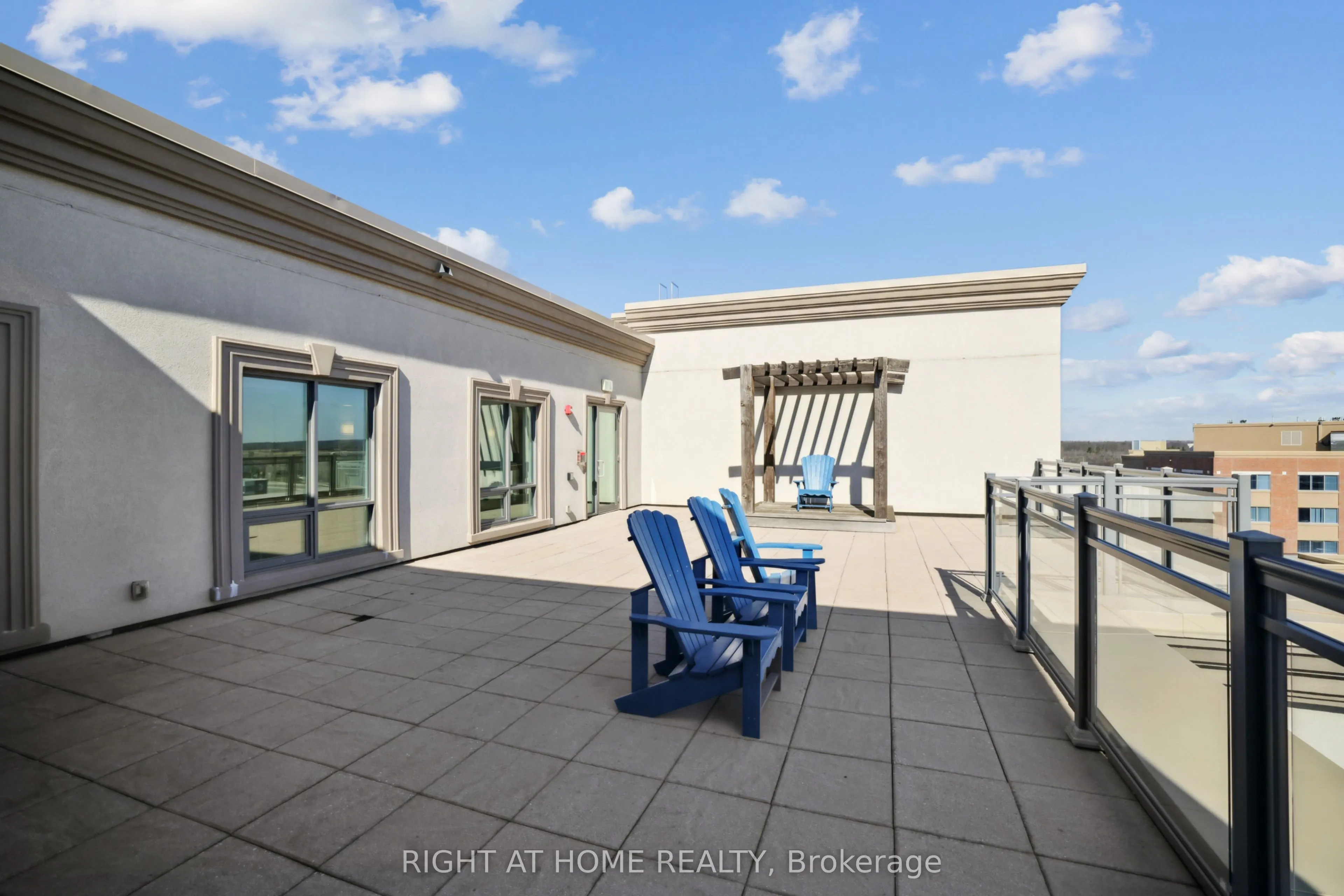 2486 Old Bronte Road, #815