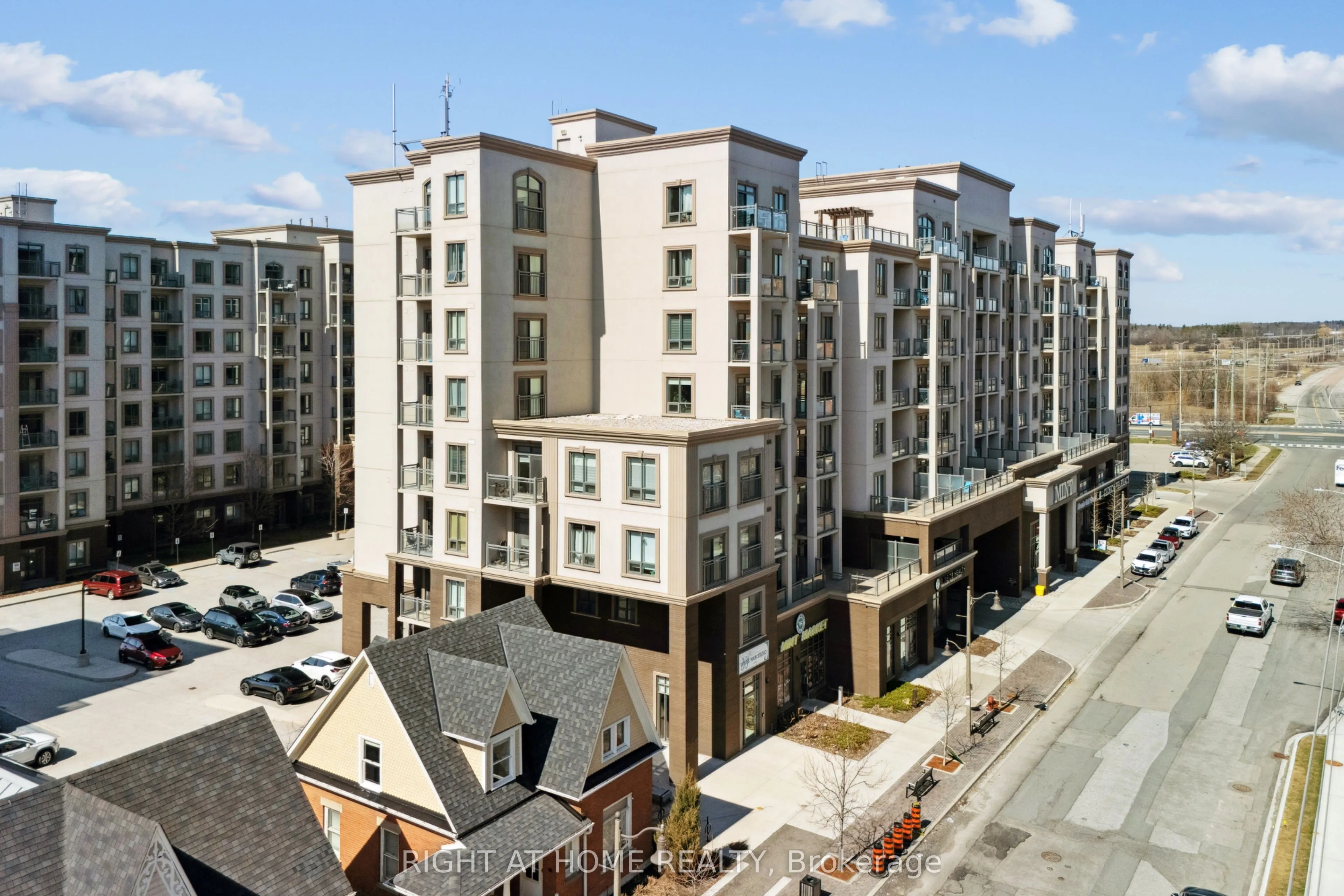 2486 Old Bronte Road, #815