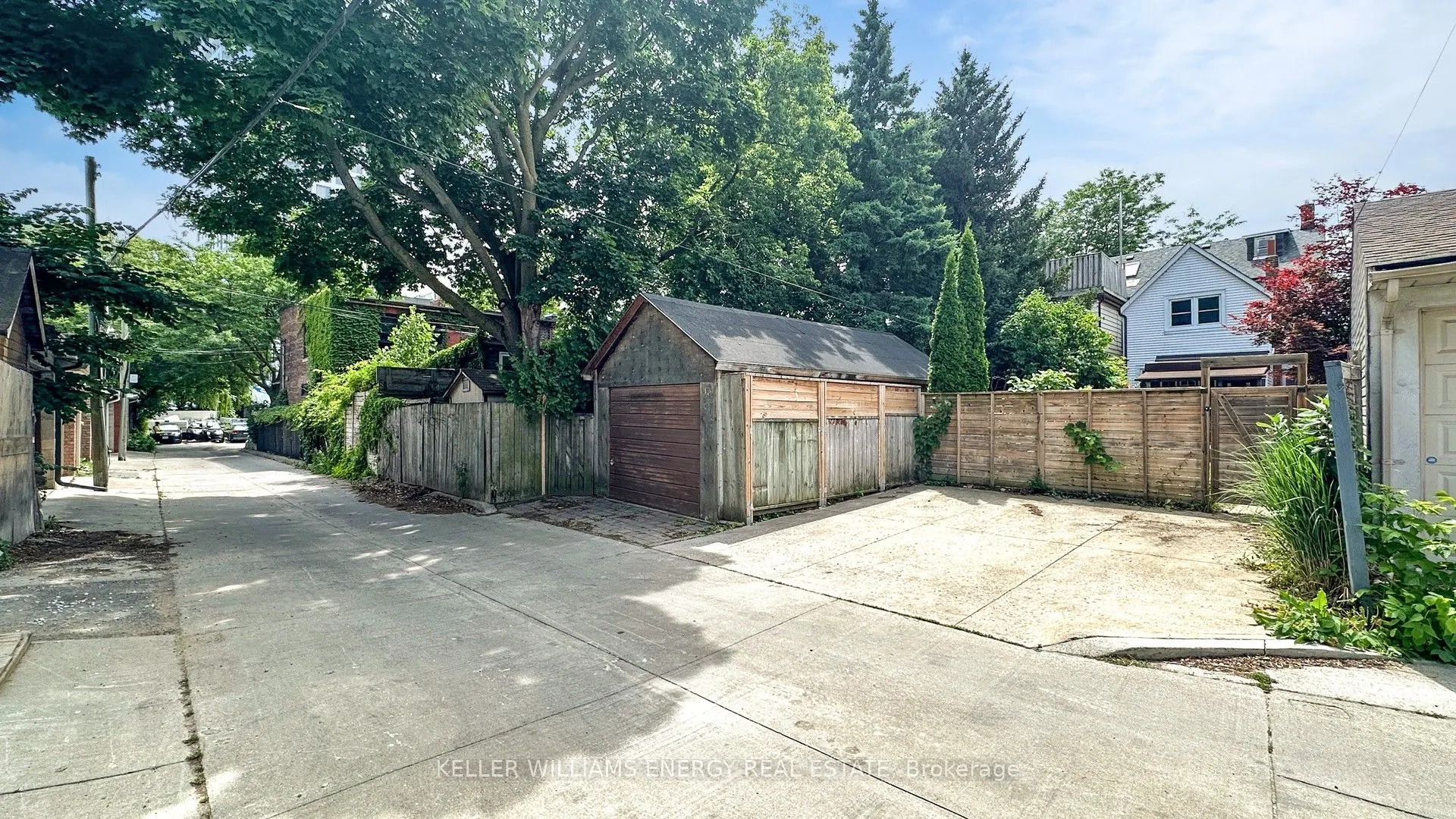 511 Perth Avenue