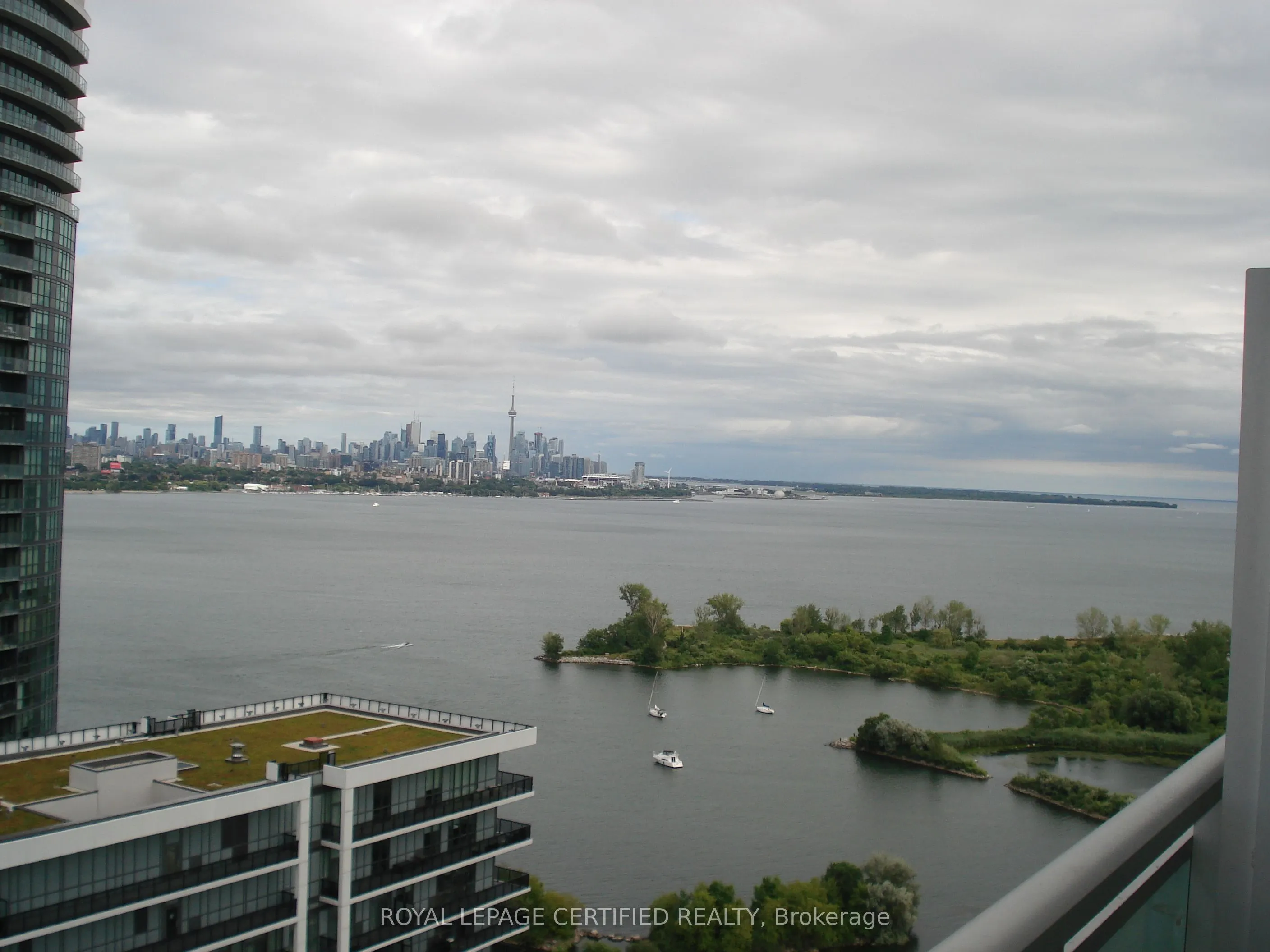 33 Shore Breeze Drive, #2407