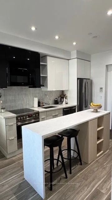 33 Shore Breeze Drive, #2407