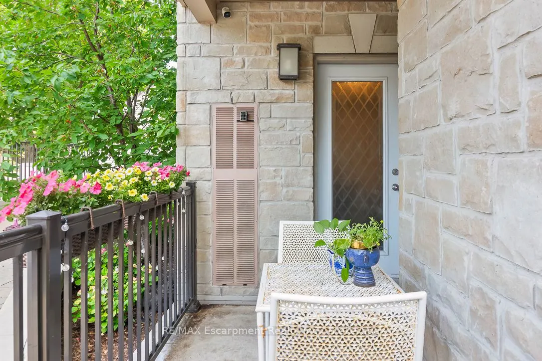70 Stewart Street, #101