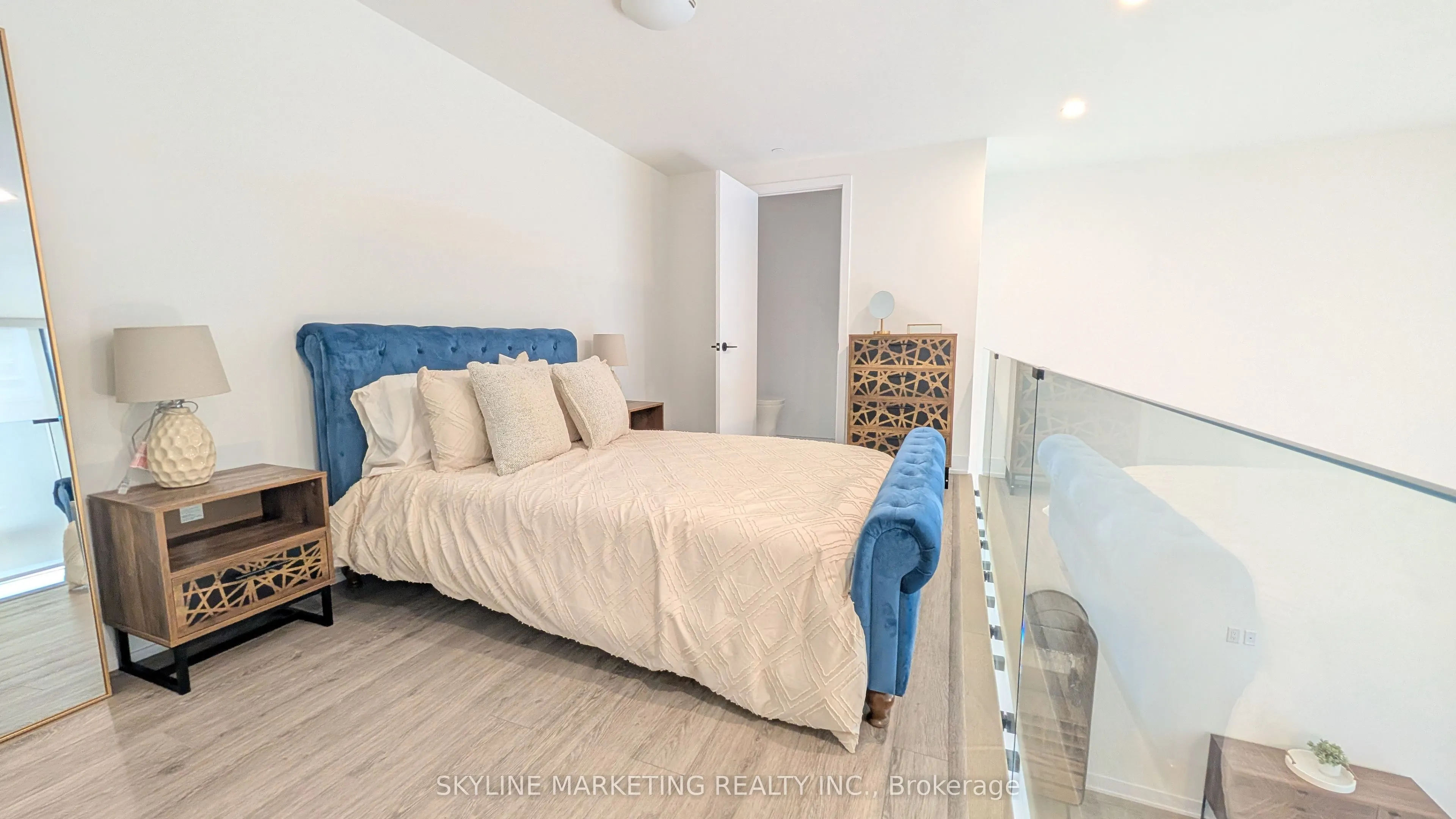 2450 Old Bronte Road, #116