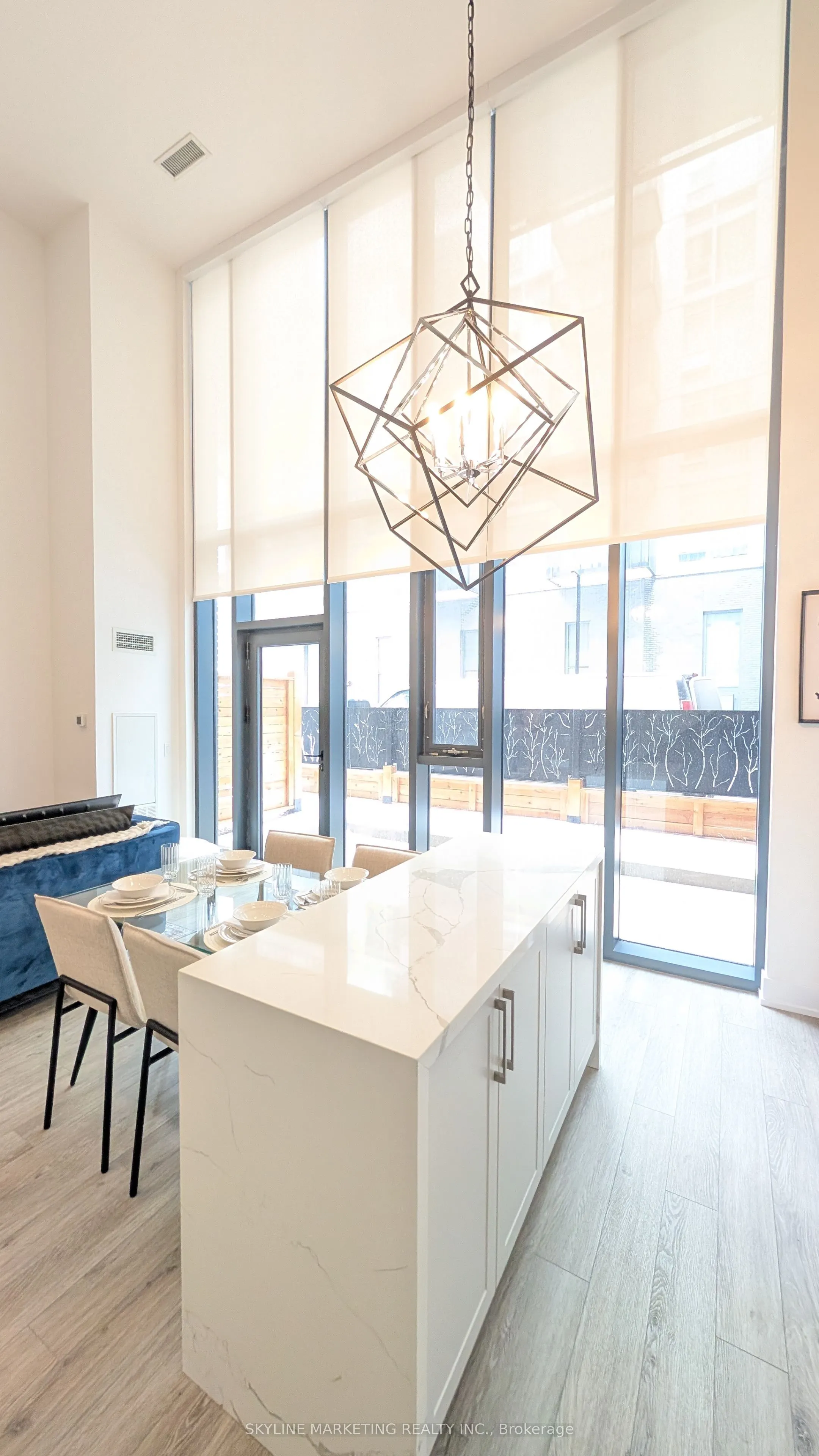 2450 Old Bronte Road, #116