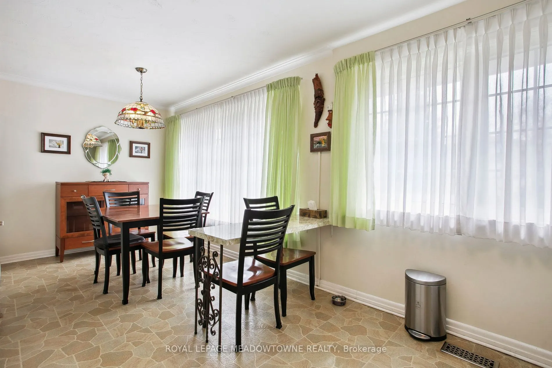 123 Vista Drive W