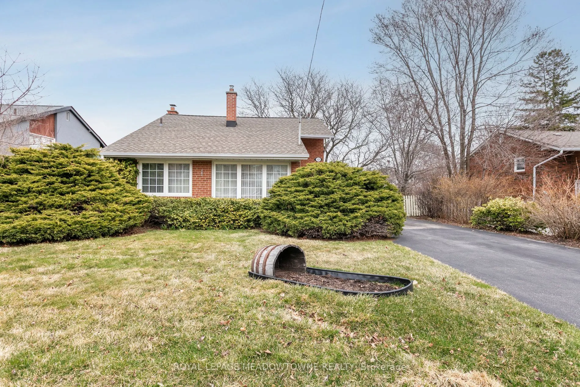 123 Vista Drive W