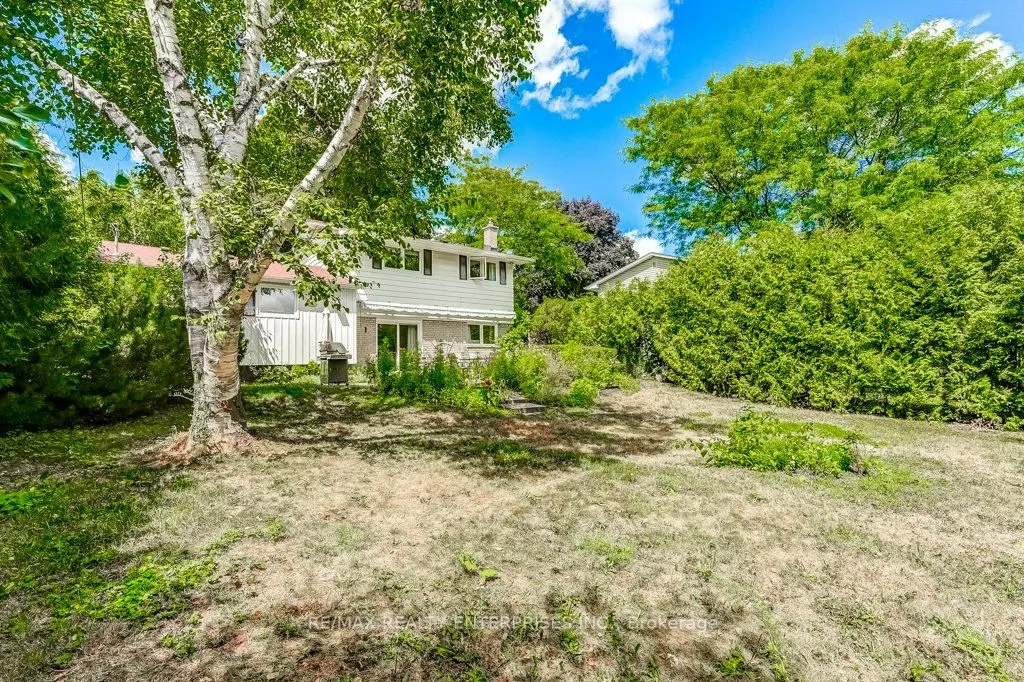 1231 Kingsmead Crescent