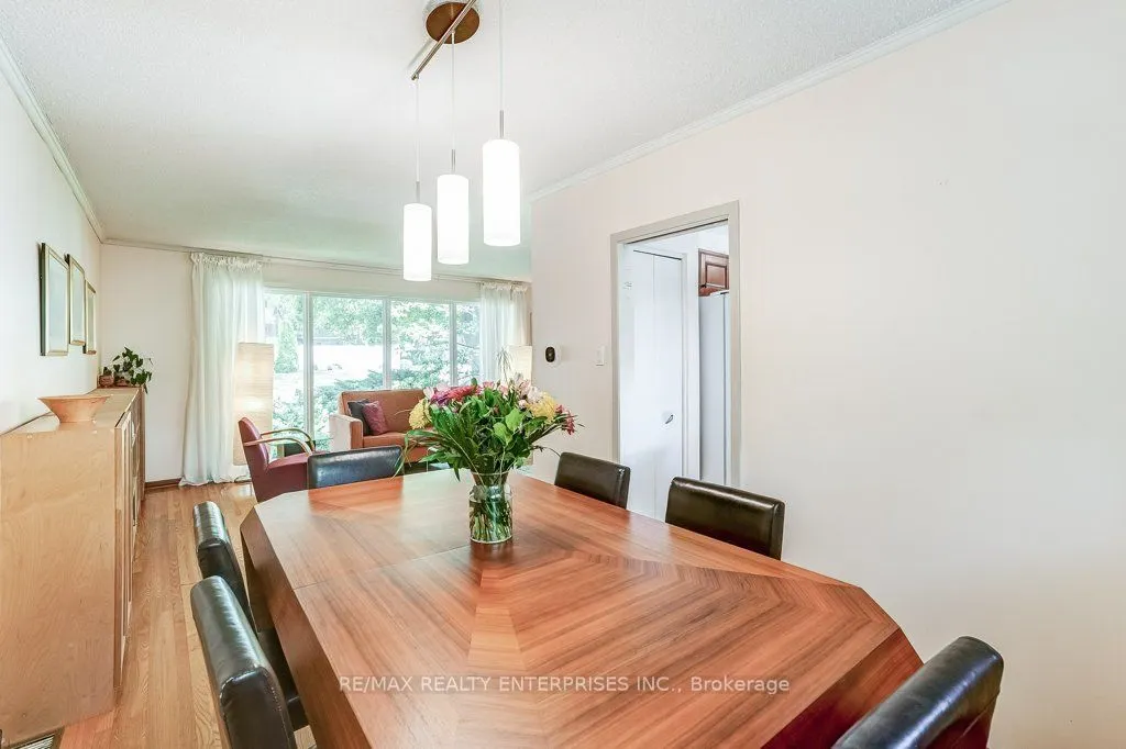 1231 Kingsmead Crescent