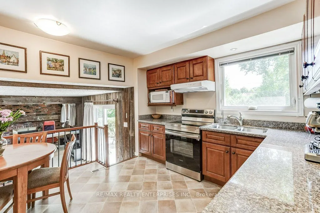 1231 Kingsmead Crescent