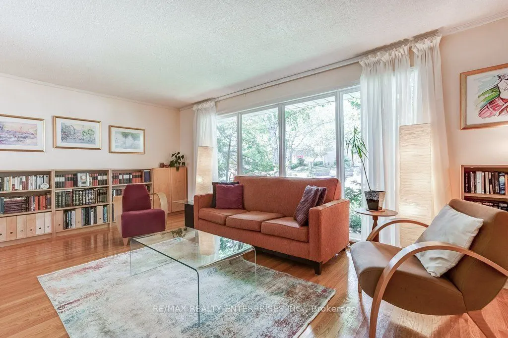 1231 Kingsmead Crescent
