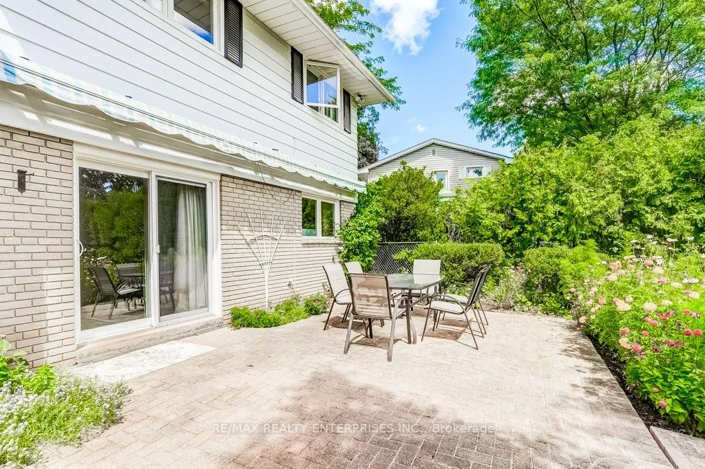1231 Kingsmead Crescent