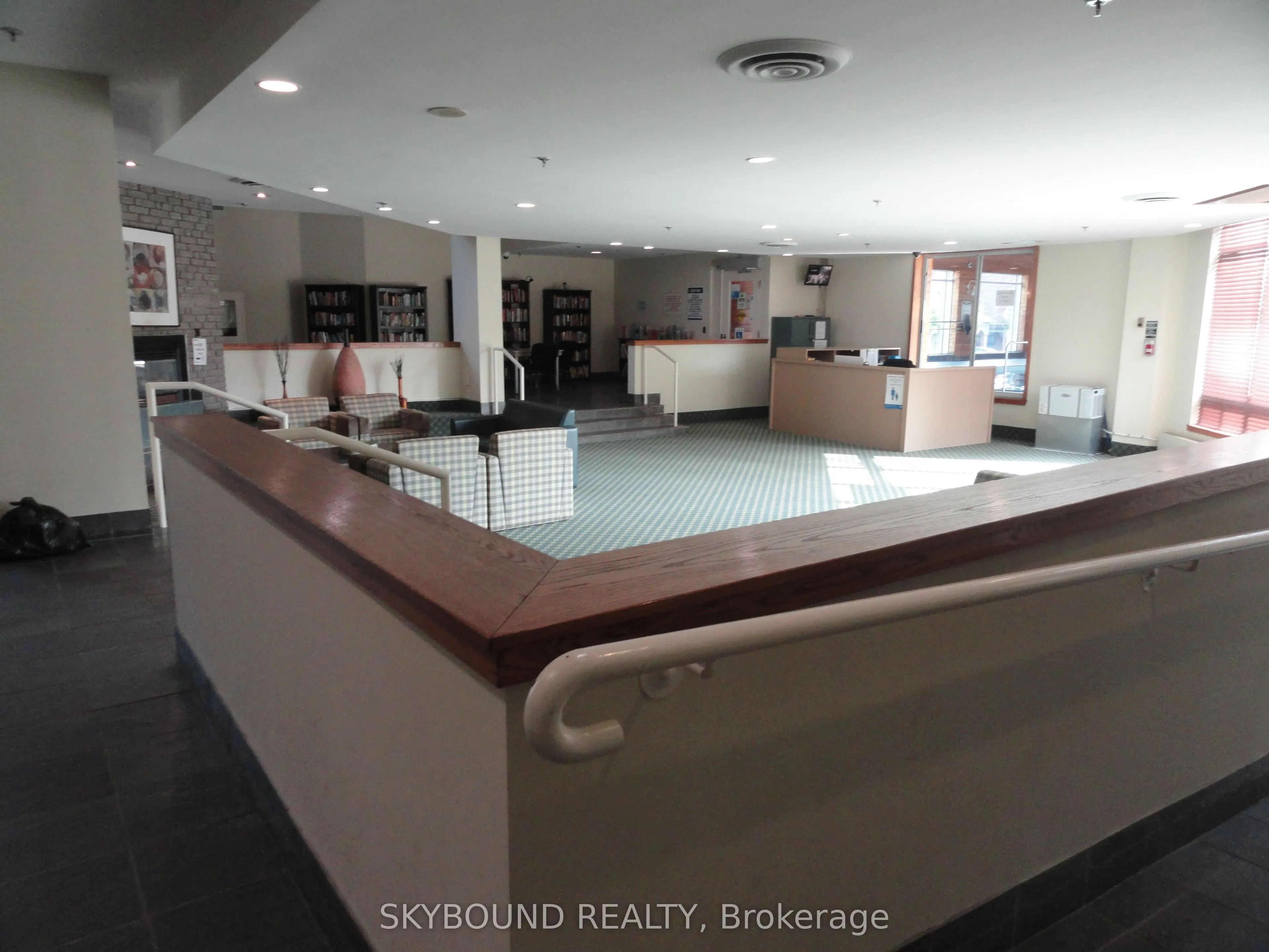 2177 Burnhamthorpe Road W, #909