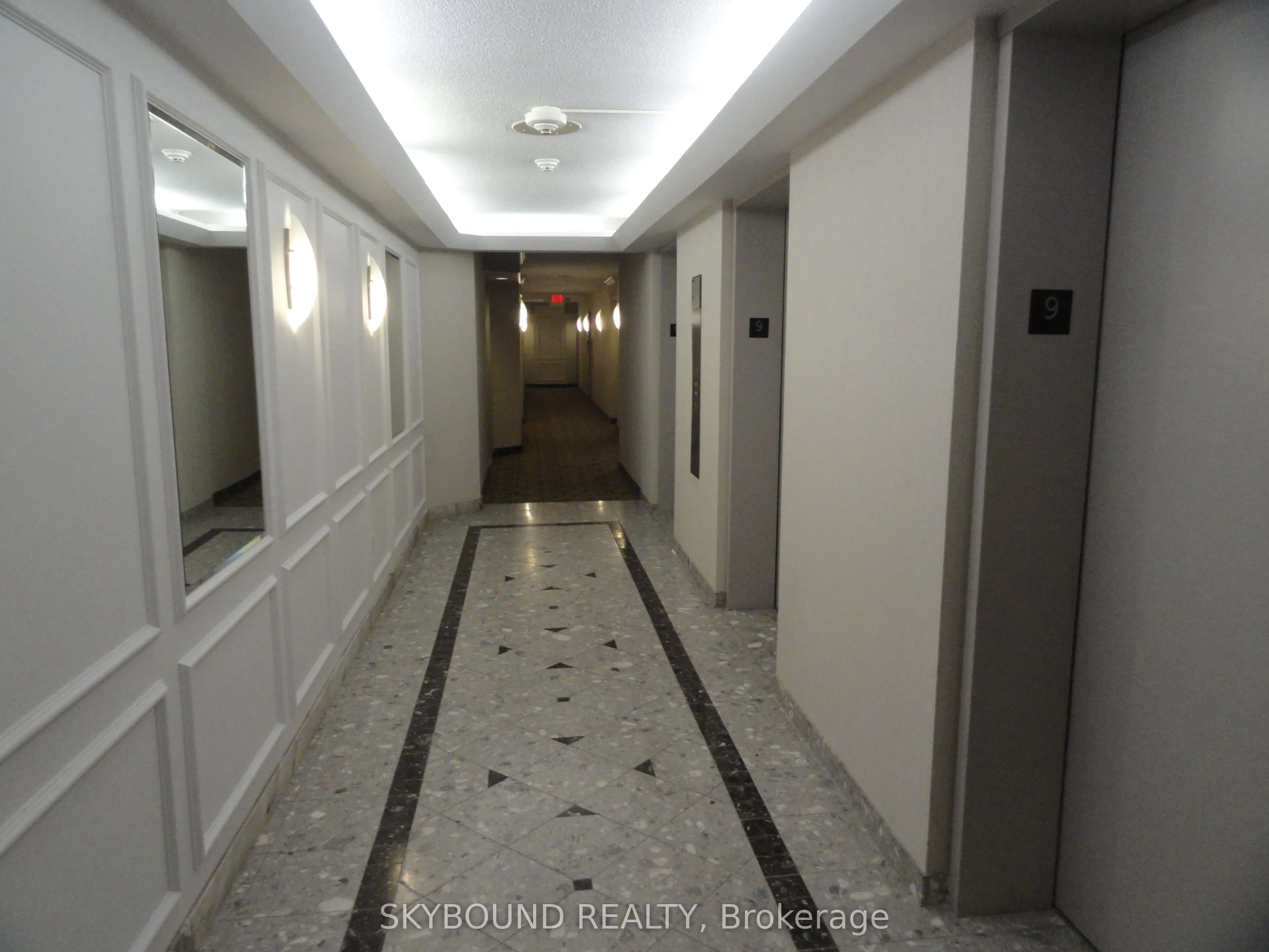 2177 Burnhamthorpe Road W, #909